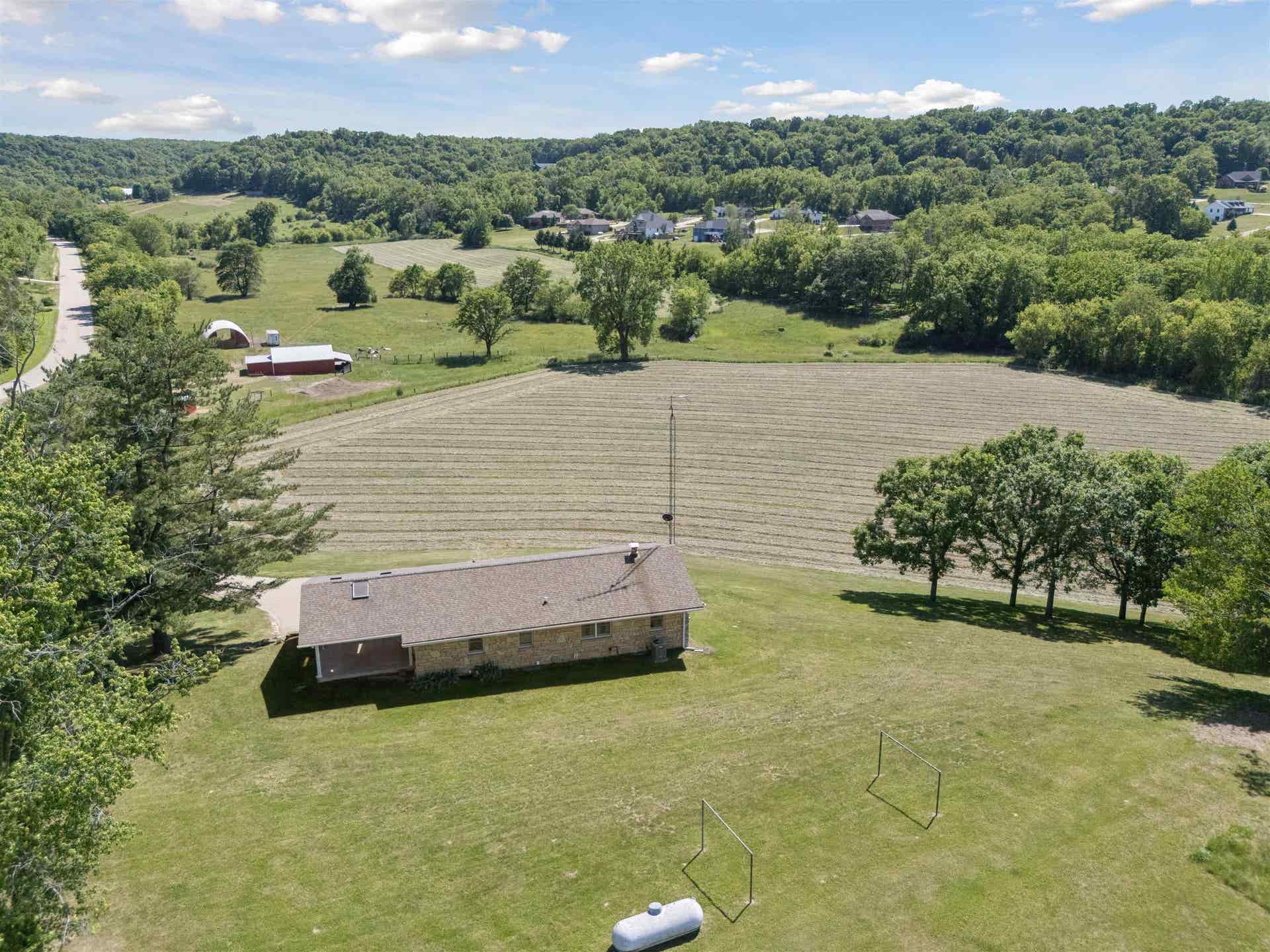 8311 Hidden Valley Road, Dubuque, IA 52003 8311 Hidden Valley Road, Dubuque, IA 52003
