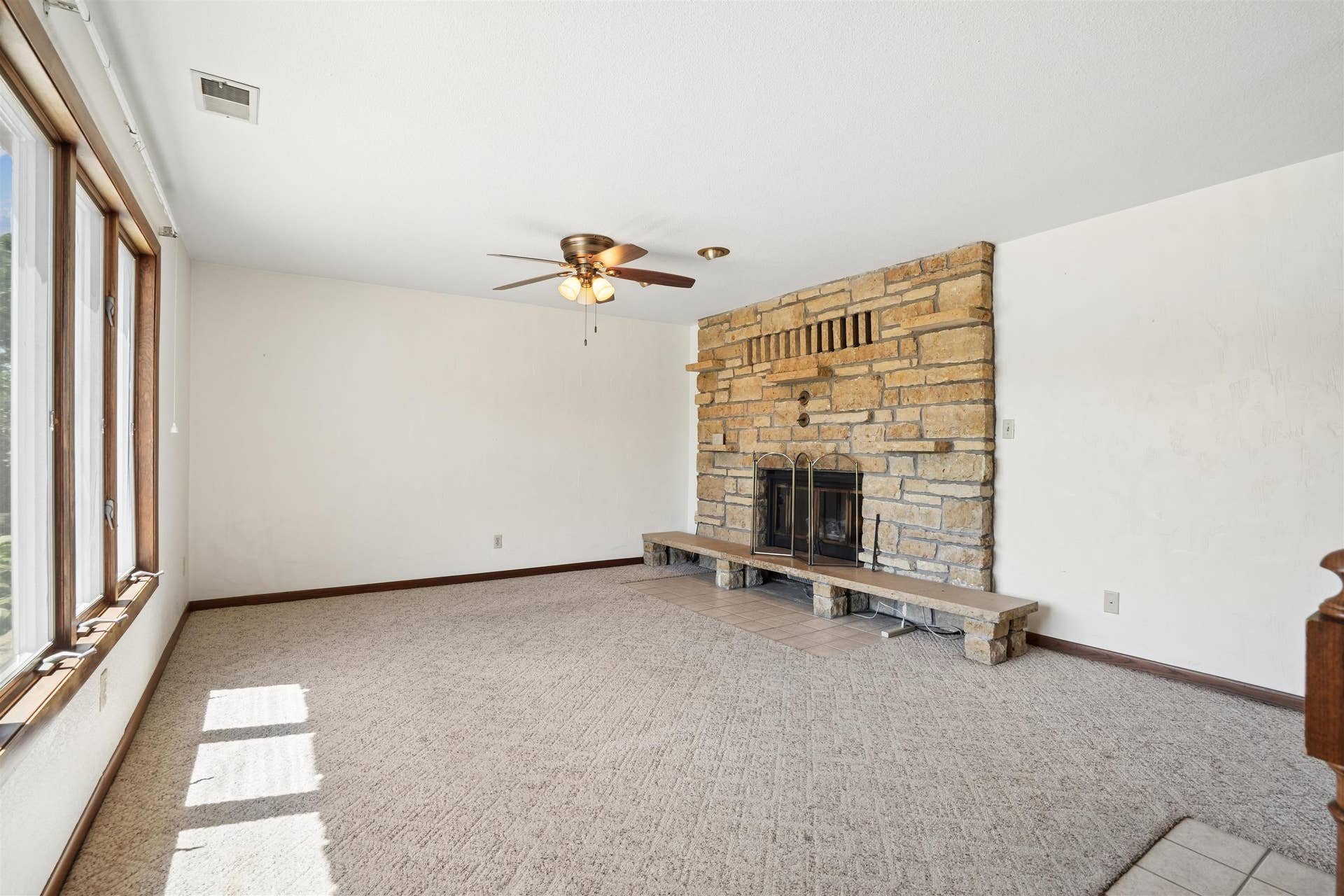 8311 Hidden Valley Road, Dubuque, IA 52003 8311 Hidden Valley Road, Dubuque, IA 52003