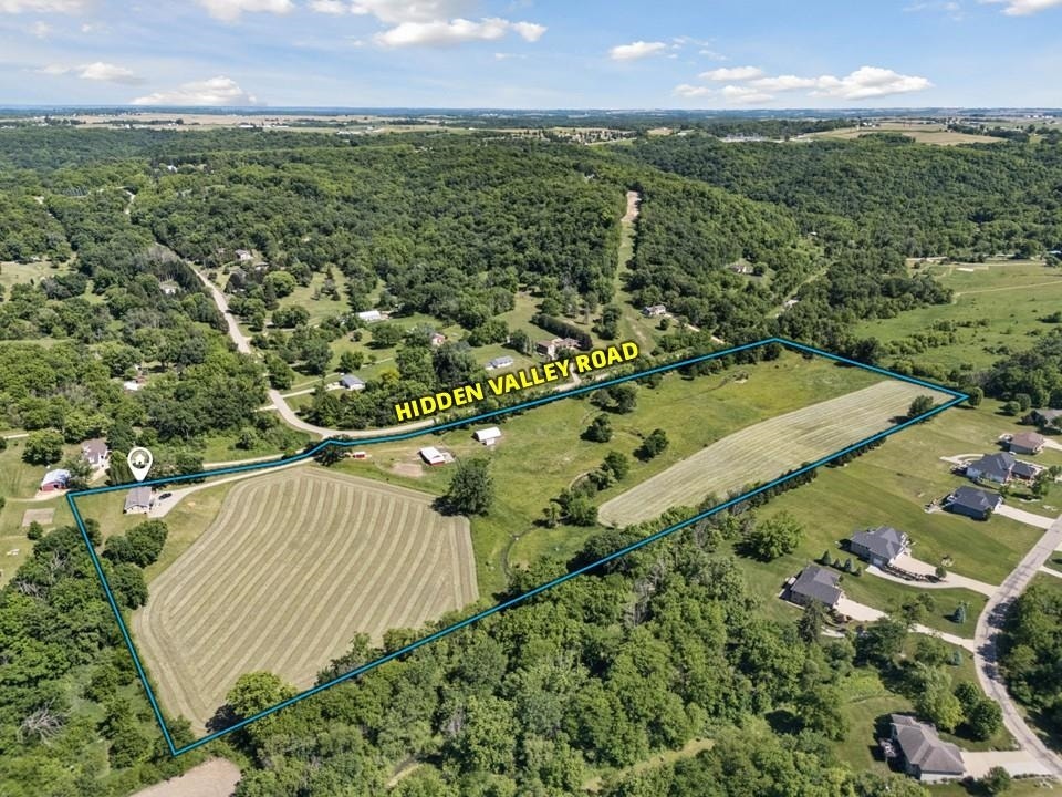 8311 Hidden Valley Road, Dubuque, IA 52003 8311 Hidden Valley Road, Dubuque, IA 52003