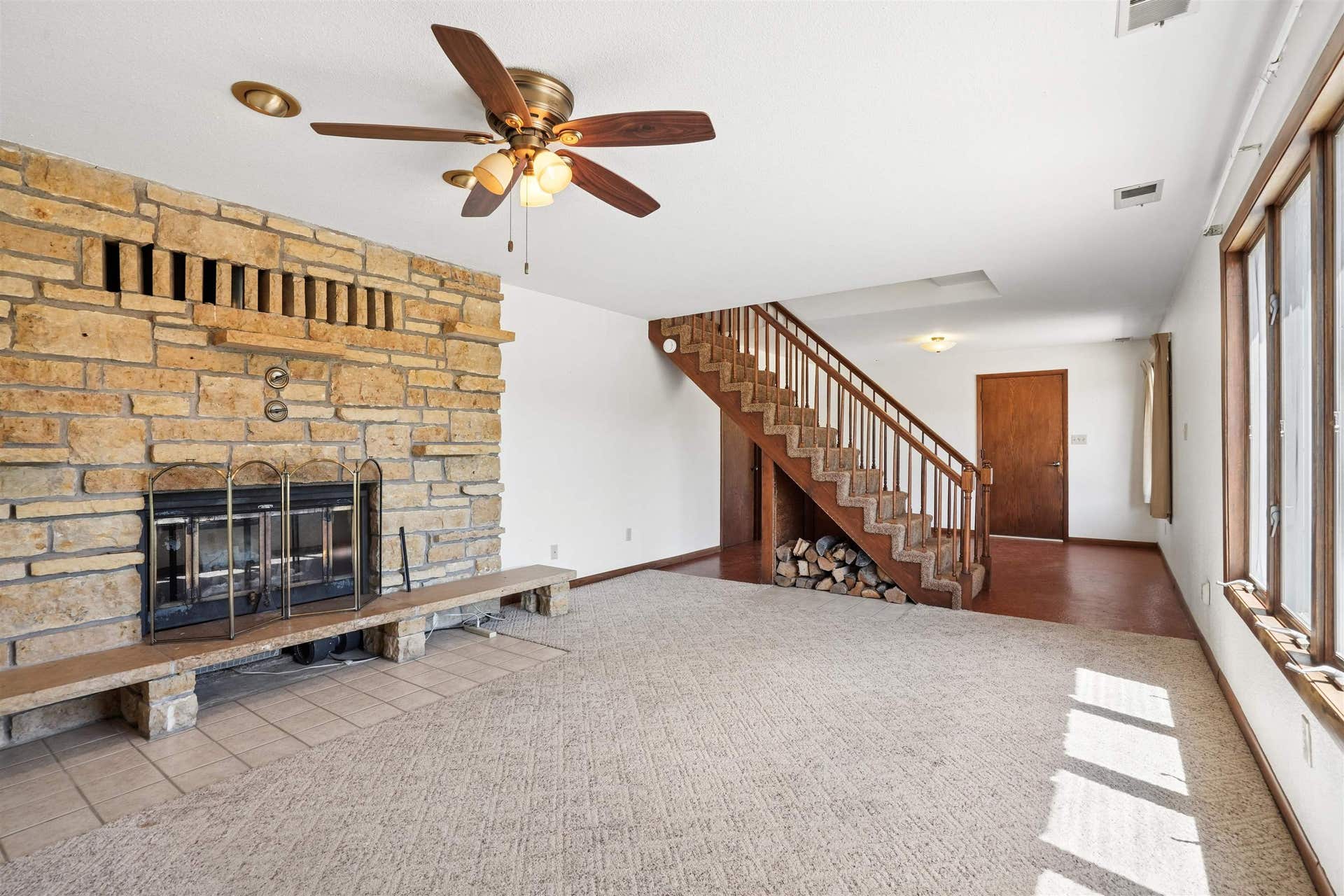 8311 Hidden Valley Road, Dubuque, IA 52003 8311 Hidden Valley Road, Dubuque, IA 52003