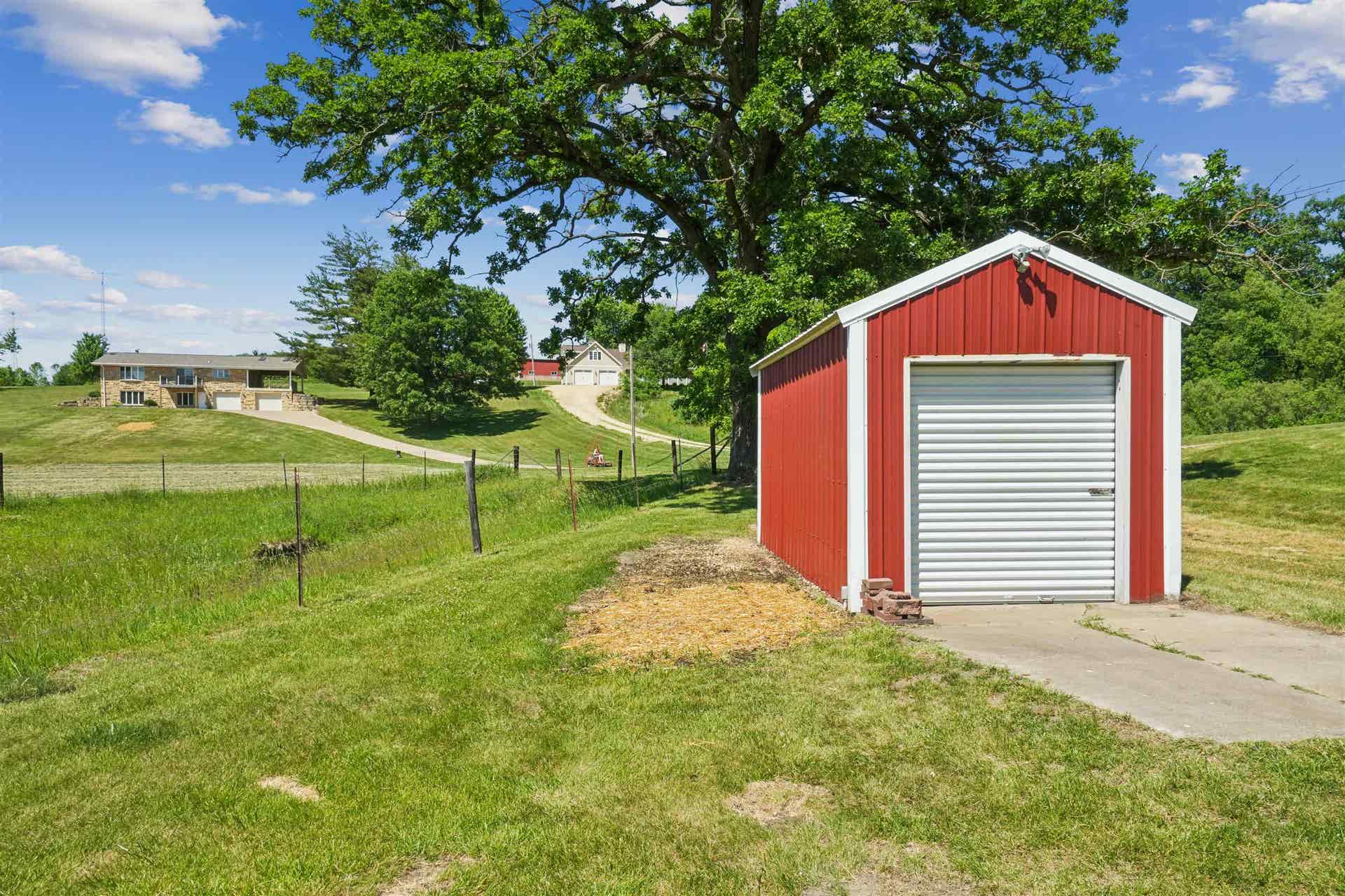 8311 Hidden Valley Road, Dubuque, IA 52003 8311 Hidden Valley Road, Dubuque, IA 52003