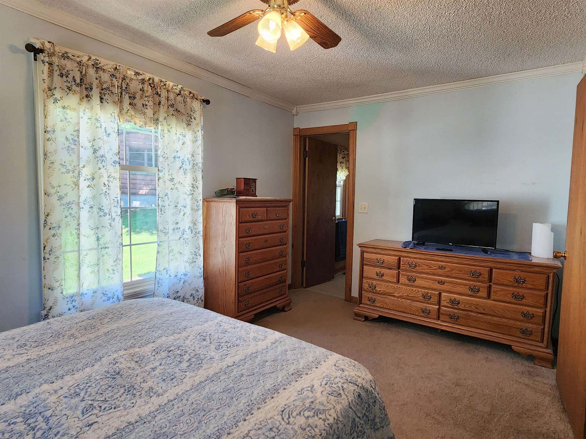 17280 Gardners Lane, Dubuque, IA 52001 17280 Gardners Lane, Dubuque, IA 52001