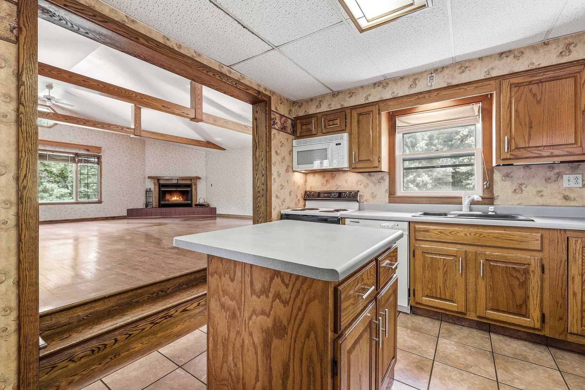 2030 Rockdale Road, Dubuque, IA 52003 2030 Rockdale Road, Dubuque, IA 52003