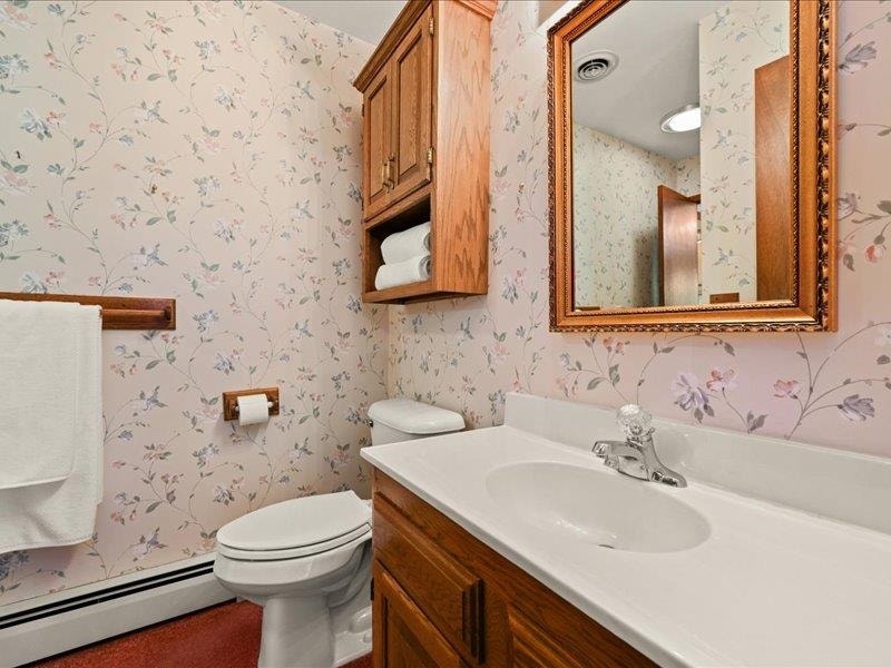 12275 Kingston Way, Dubuque, IA 52001 12275 Kingston Way, Dubuque, IA 52001