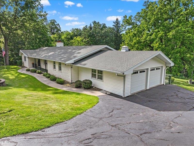 12275 Kingston Way, Dubuque, IA 52001 12275 Kingston Way, Dubuque, IA 52001