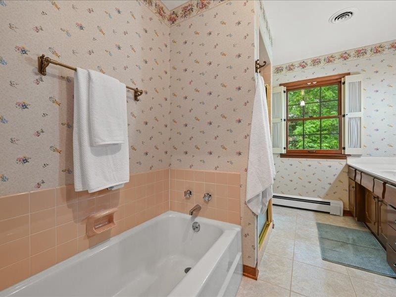 12275 Kingston Way, Dubuque, IA 52001 12275 Kingston Way, Dubuque, IA 52001