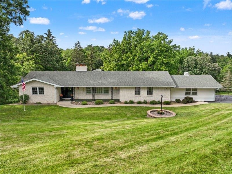 12275 Kingston Way, Dubuque, IA 52001 12275 Kingston Way, Dubuque, IA 52001