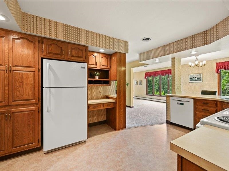 12275 Kingston Way, Dubuque, IA 52001 12275 Kingston Way, Dubuque, IA 52001