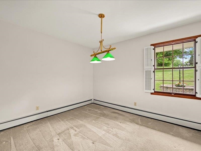 12275 Kingston Way, Dubuque, IA 52001 12275 Kingston Way, Dubuque, IA 52001
