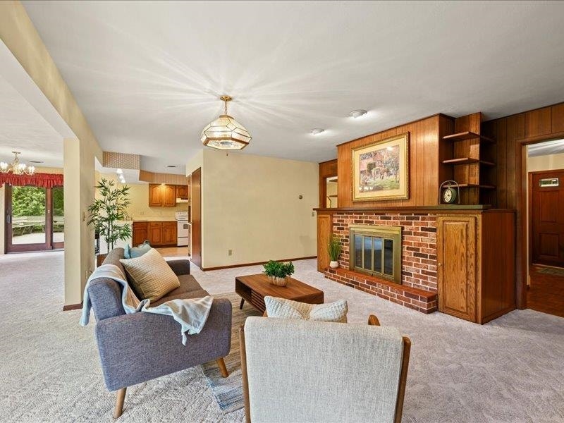 12275 Kingston Way, Dubuque, IA 52001 12275 Kingston Way, Dubuque, IA 52001