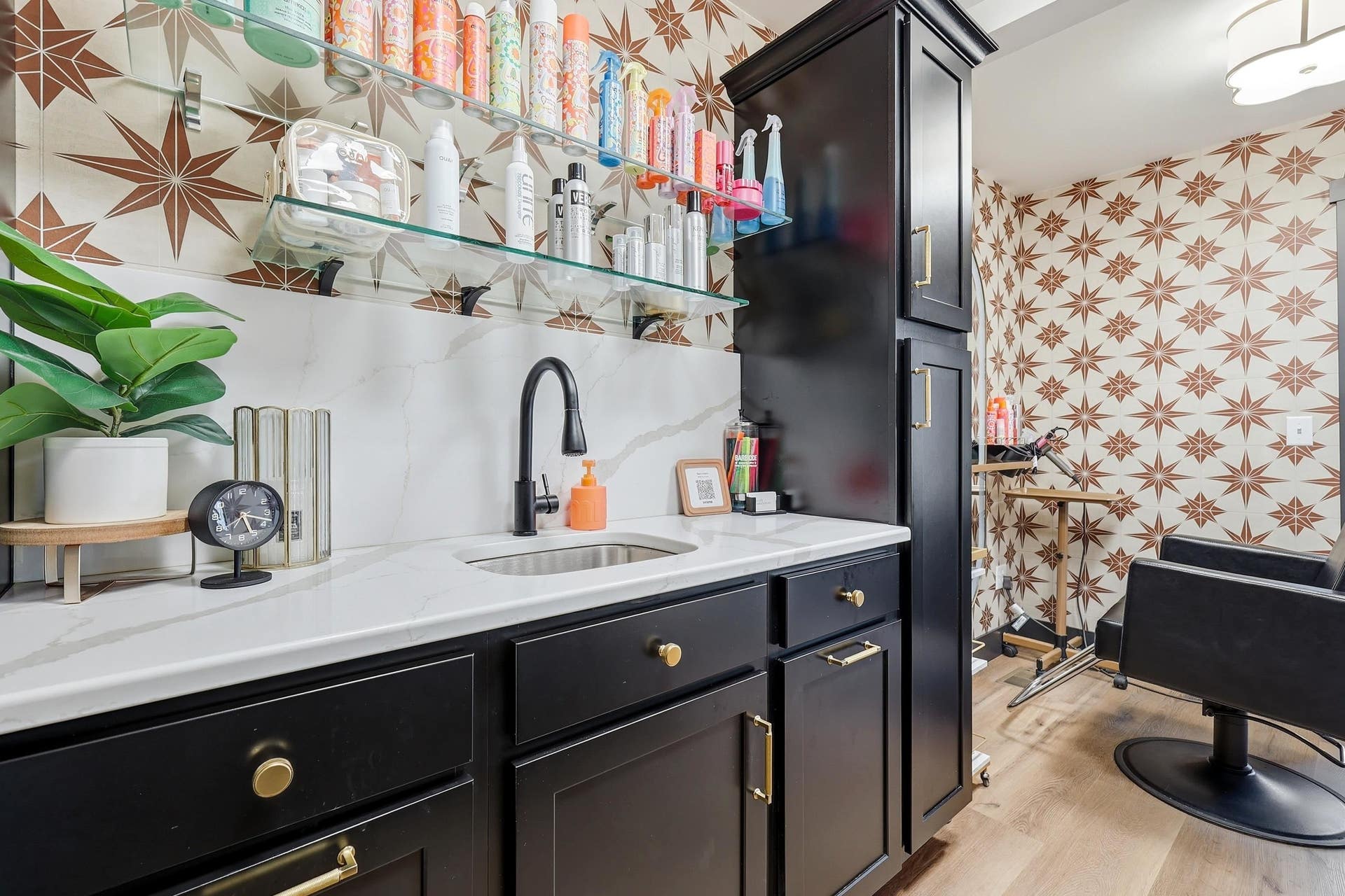 2613 University Avenue, Dubuque, IA 52001 2613 University Avenue, Dubuque, IA 52001