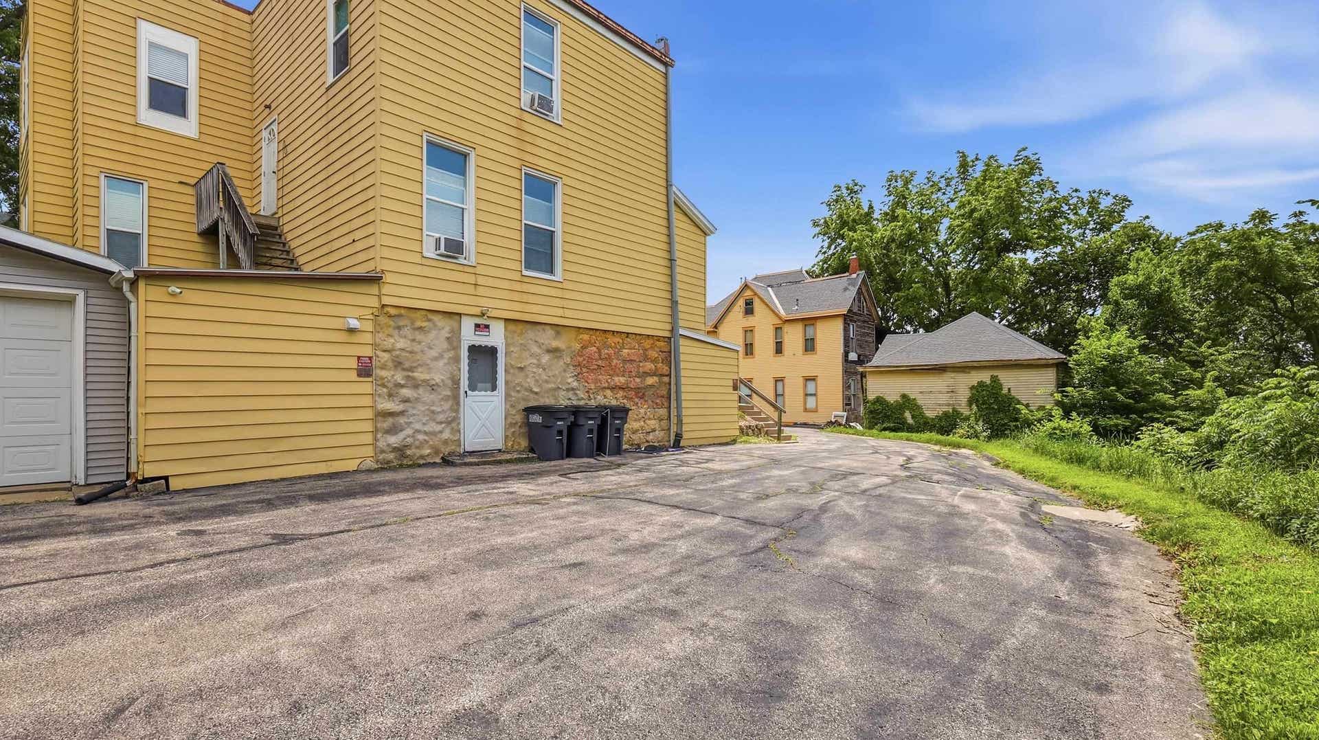 1941 Madison Street, Dubuque, IA 52001 1941 Madison Street, Dubuque, IA 52001