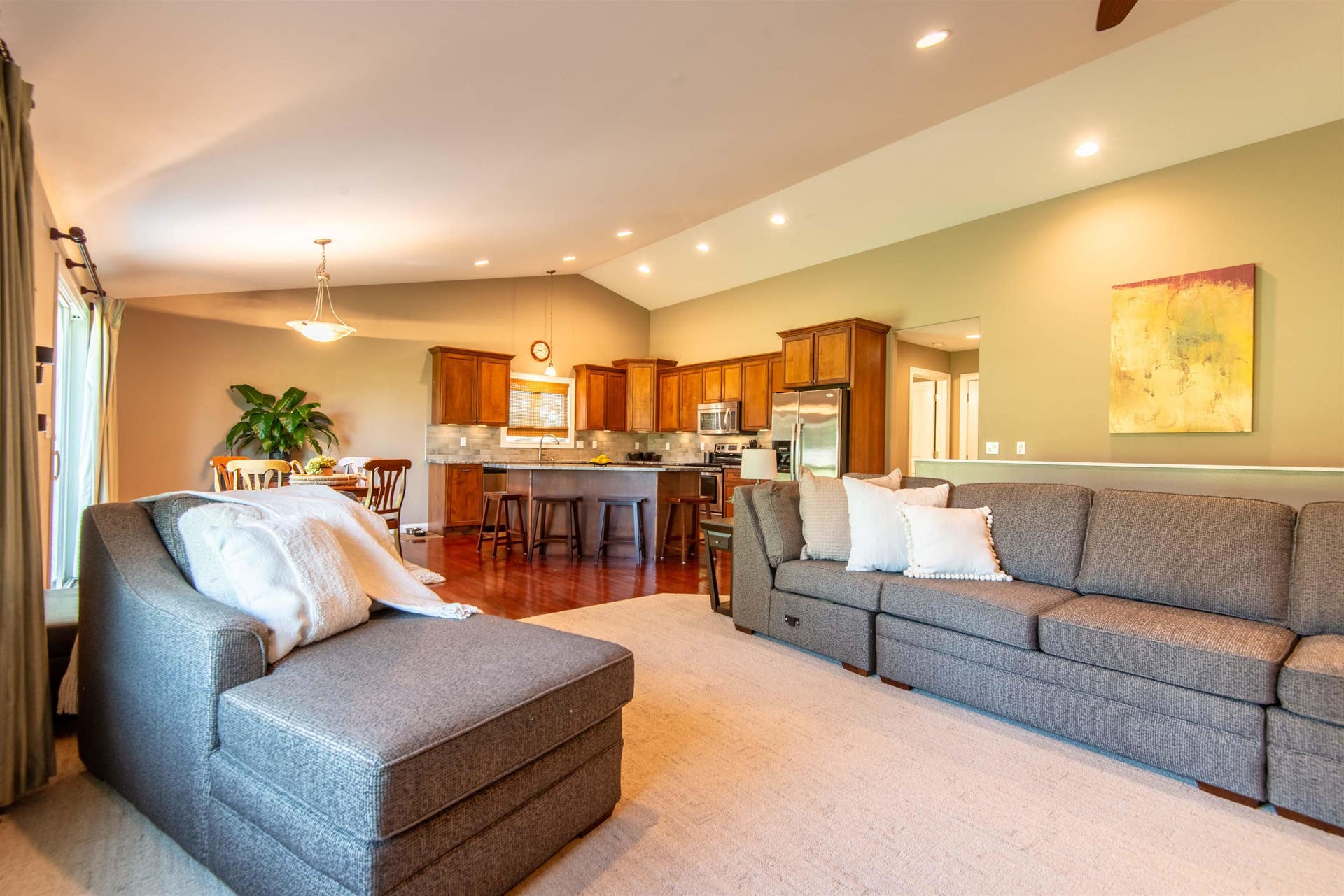 2289 Wedgewood Drive, Dubuque, IA 52002 2289 Wedgewood Drive, Dubuque, IA 52002