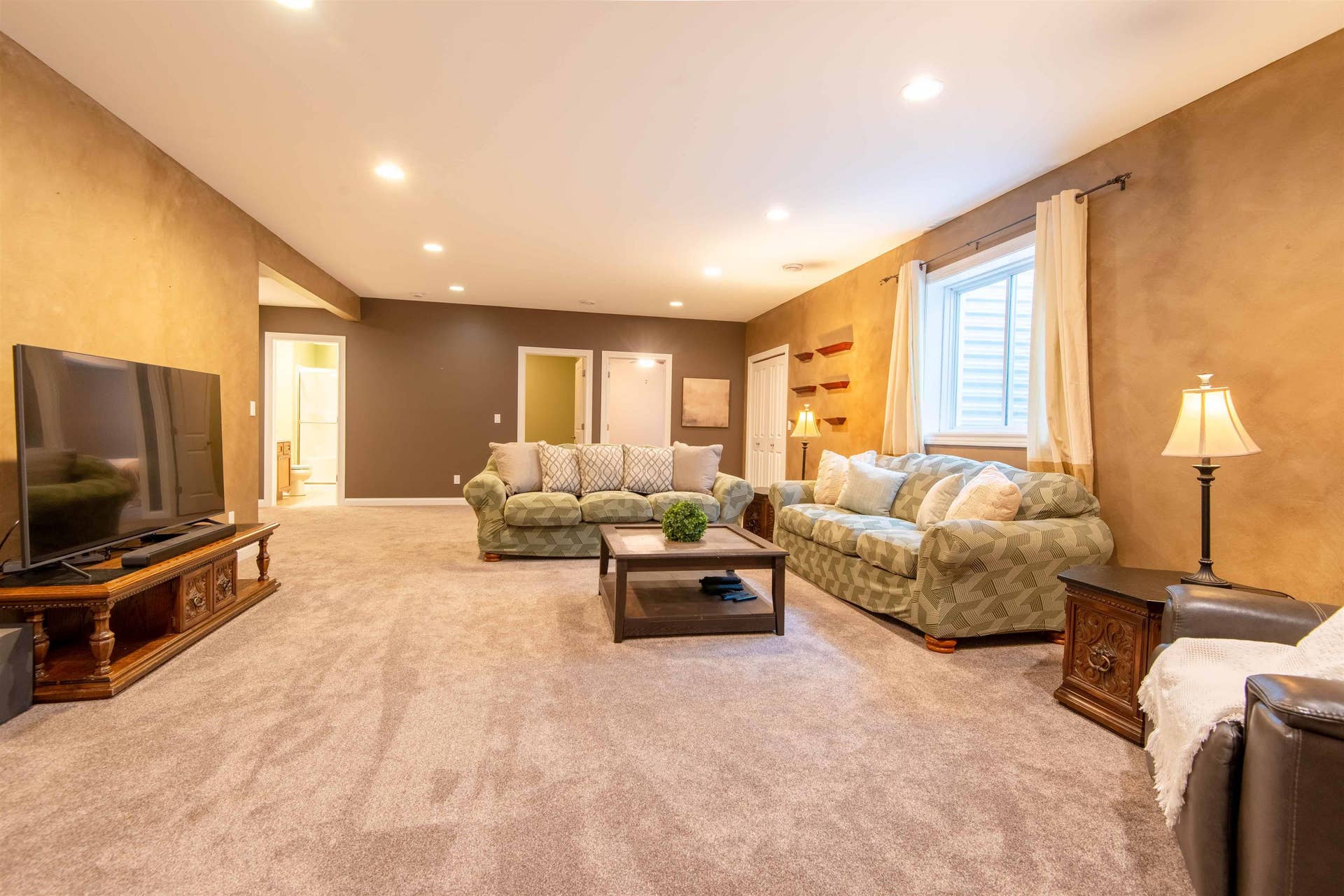 2289 Wedgewood Drive, Dubuque, IA 52002 2289 Wedgewood Drive, Dubuque, IA 52002
