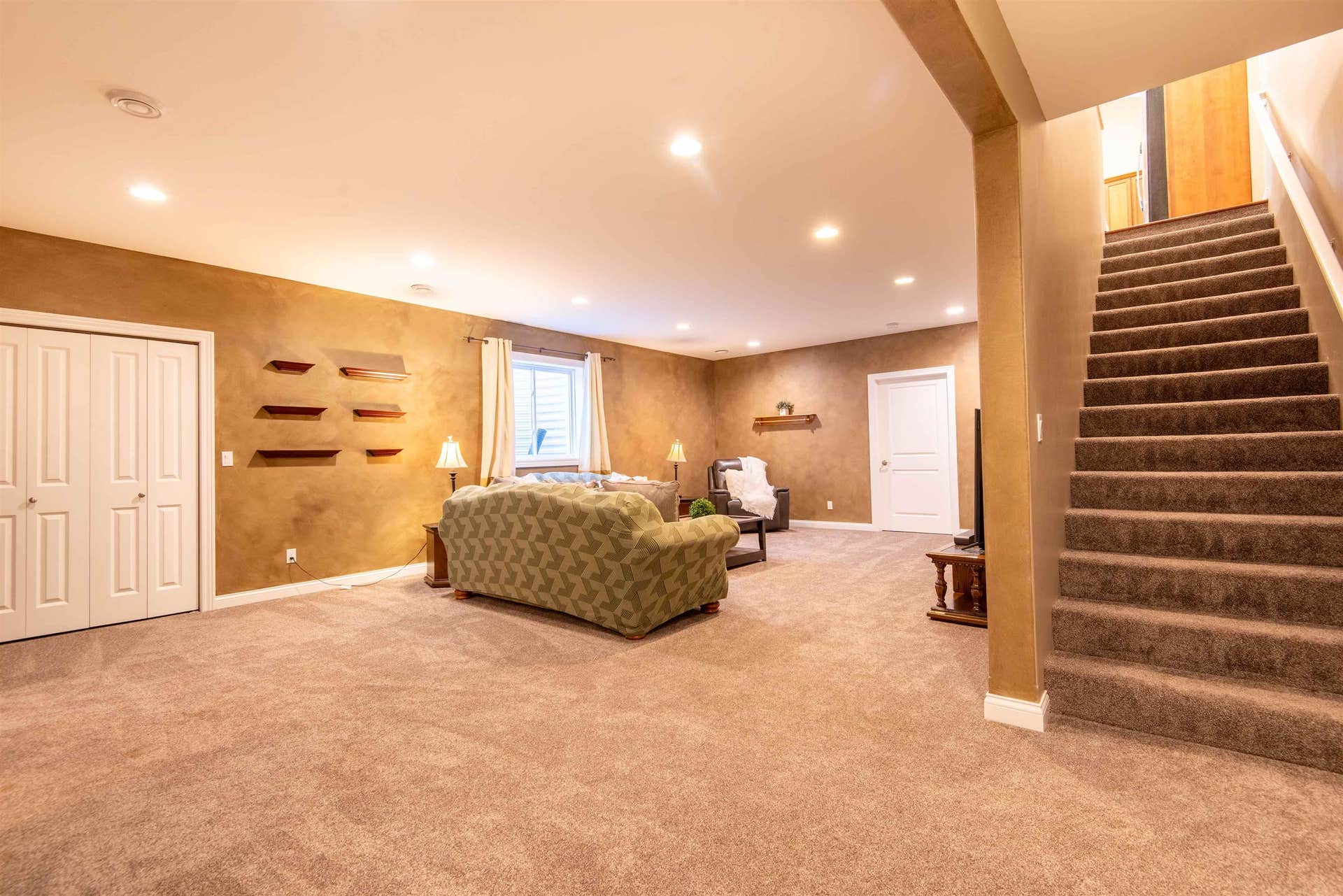 2289 Wedgewood Drive, Dubuque, IA 52002 2289 Wedgewood Drive, Dubuque, IA 52002
