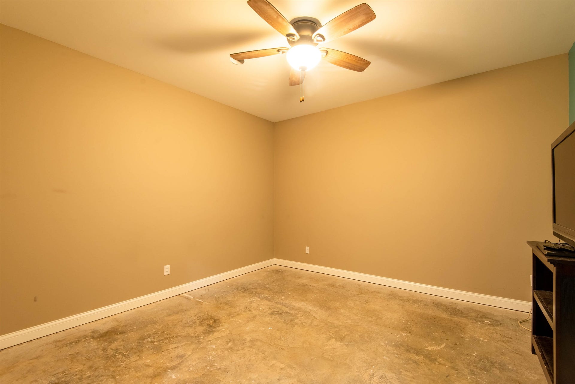 2289 Wedgewood Drive, Dubuque, IA 52002 2289 Wedgewood Drive, Dubuque, IA 52002