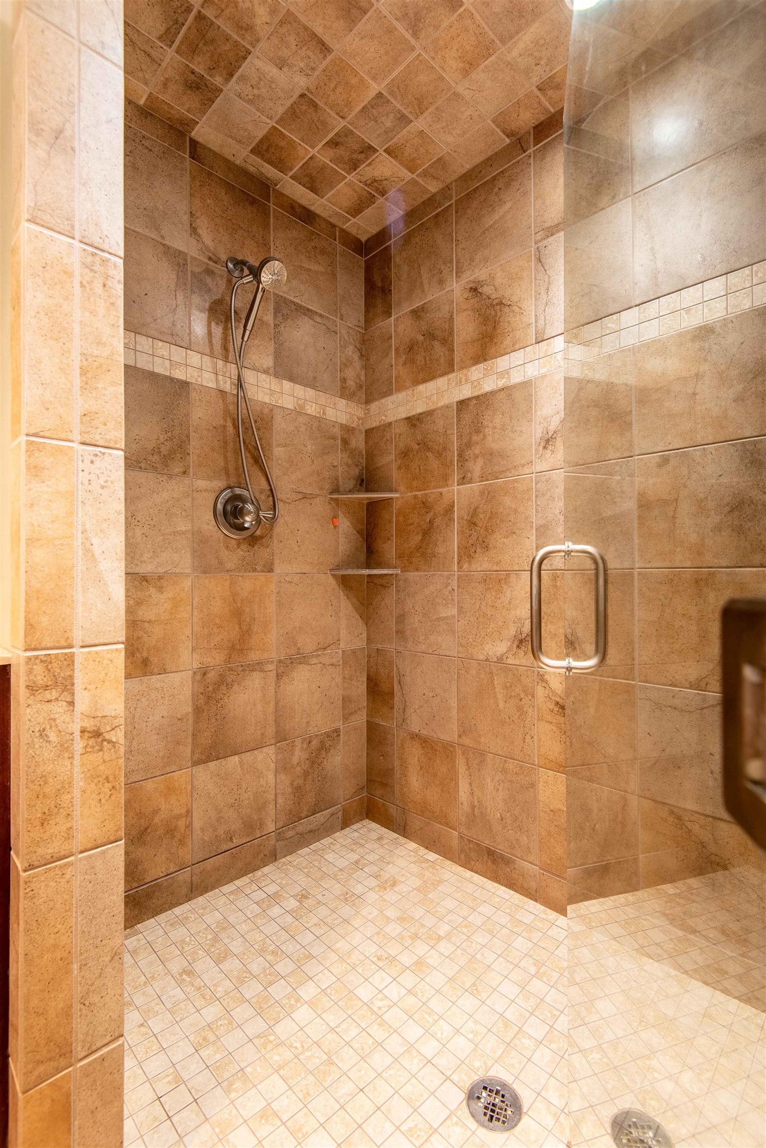 2289 Wedgewood Drive, Dubuque, IA 52002 2289 Wedgewood Drive, Dubuque, IA 52002