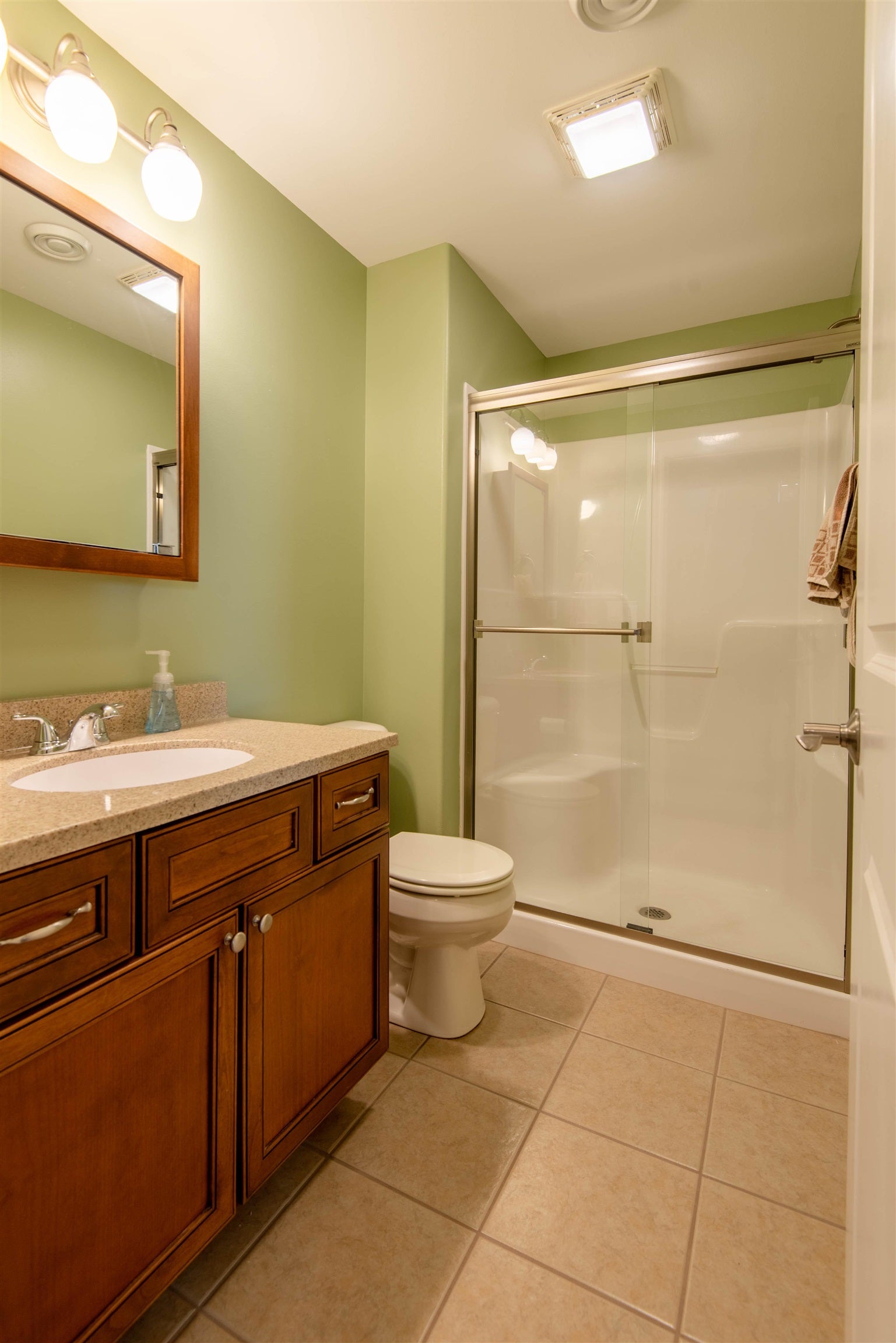 2289 Wedgewood Drive, Dubuque, IA 52002 2289 Wedgewood Drive, Dubuque, IA 52002