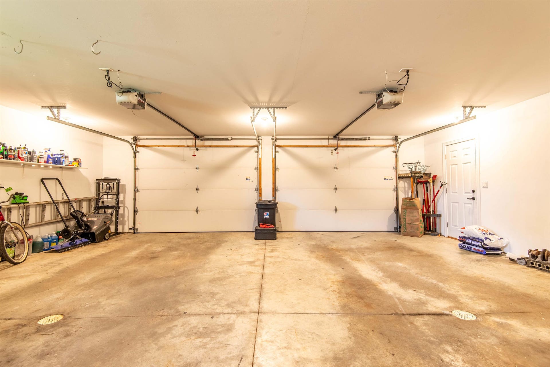 2289 Wedgewood Drive, Dubuque, IA 52002 2289 Wedgewood Drive, Dubuque, IA 52002