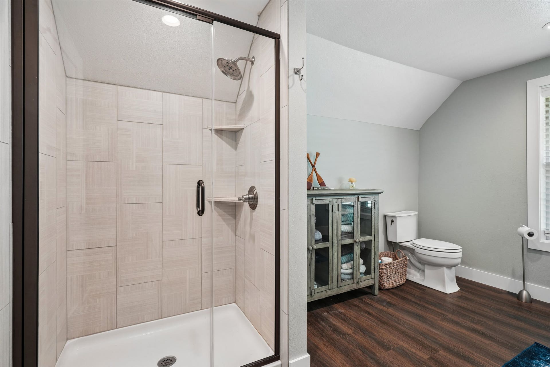 26160 225th Avenue, Delhi, IA 52223 26160 225th Avenue, Delhi, IA 52223