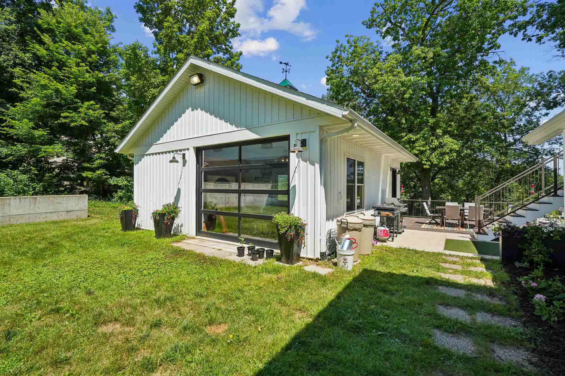 26160 225th Avenue, Delhi, IA 52223 26160 225th Avenue, Delhi, IA 52223