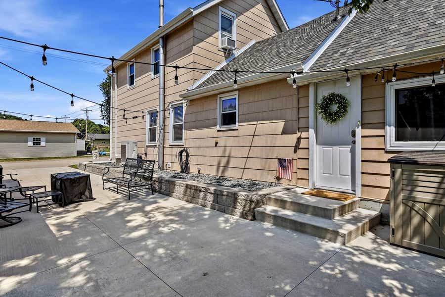 Property photo for 400 Church Street, Bellevue, IA