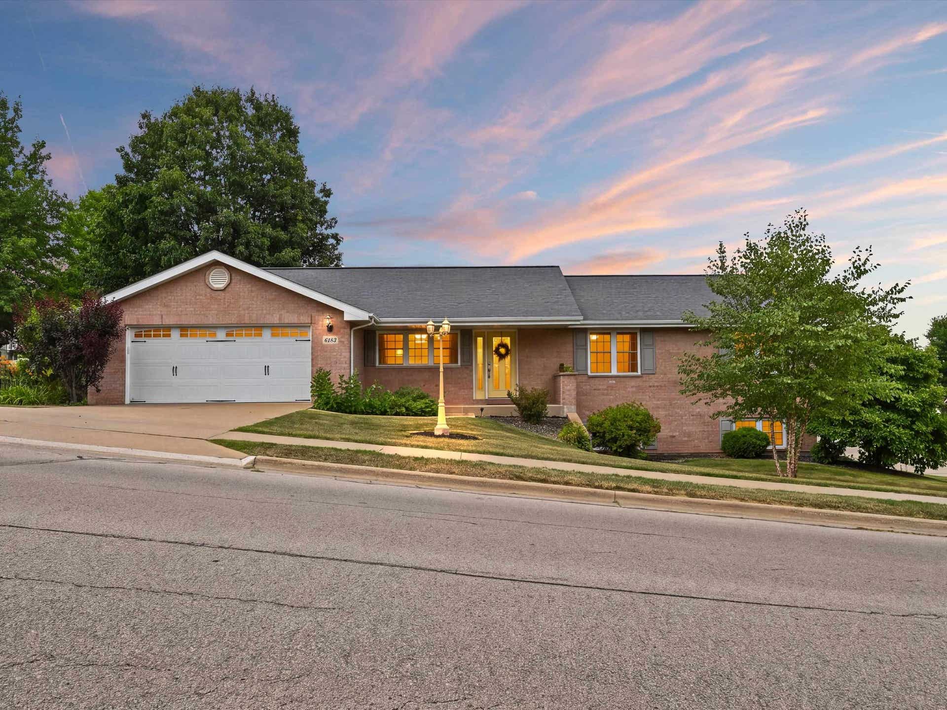 6183 Forest Hills Drive, Dubuque, IA 52002 6183 Forest Hills Drive, Dubuque, IA 52002