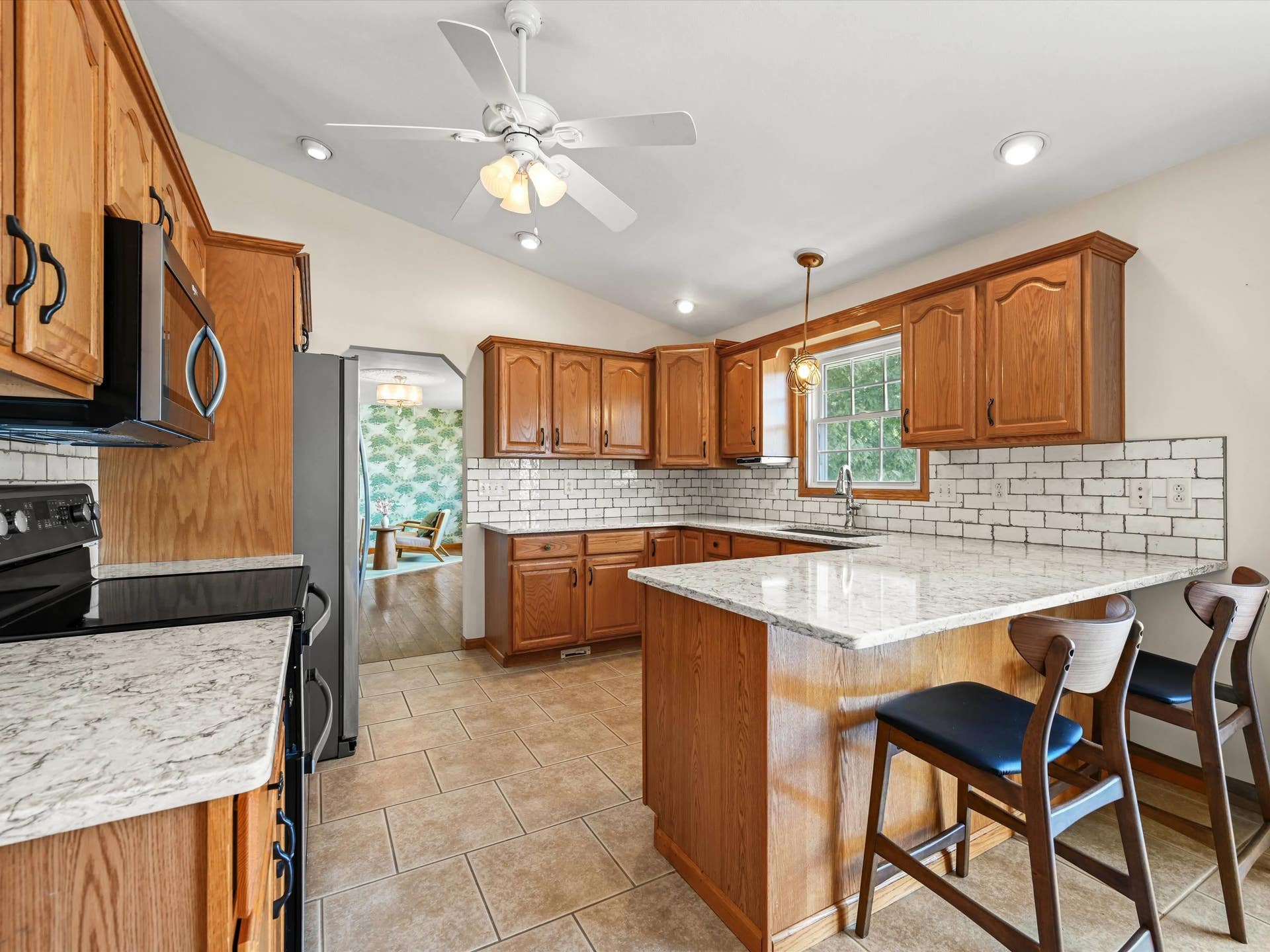 6183 Forest Hills Drive, Dubuque, IA 52002 6183 Forest Hills Drive, Dubuque, IA 52002