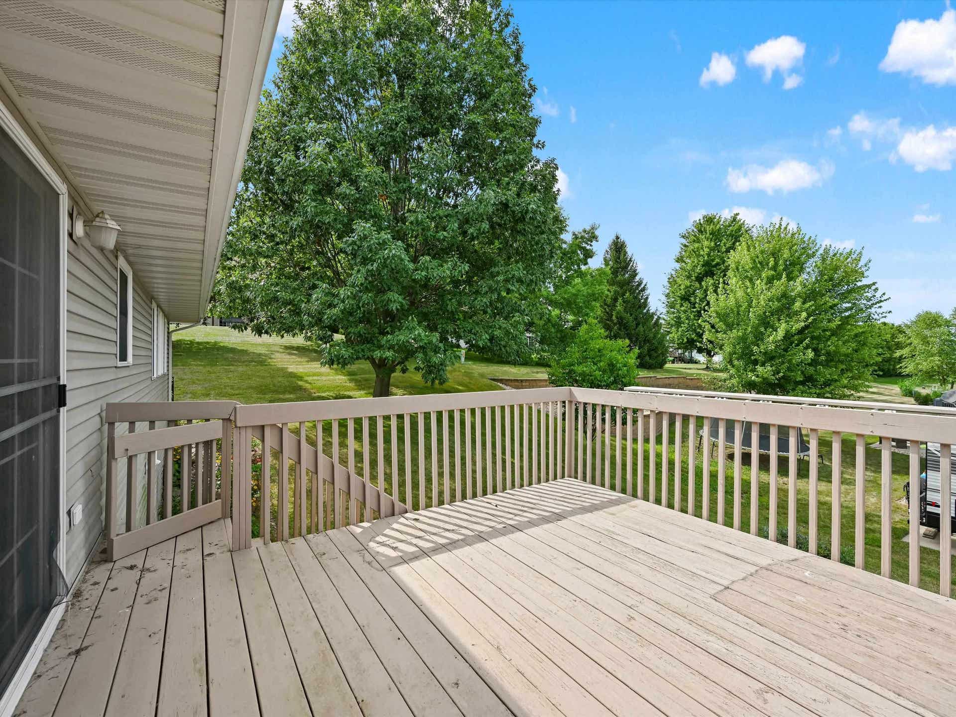 6183 Forest Hills Drive, Dubuque, IA 52002 6183 Forest Hills Drive, Dubuque, IA 52002