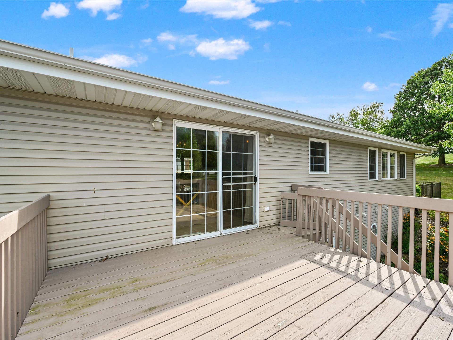 6183 Forest Hills Drive, Dubuque, IA 52002 6183 Forest Hills Drive, Dubuque, IA 52002