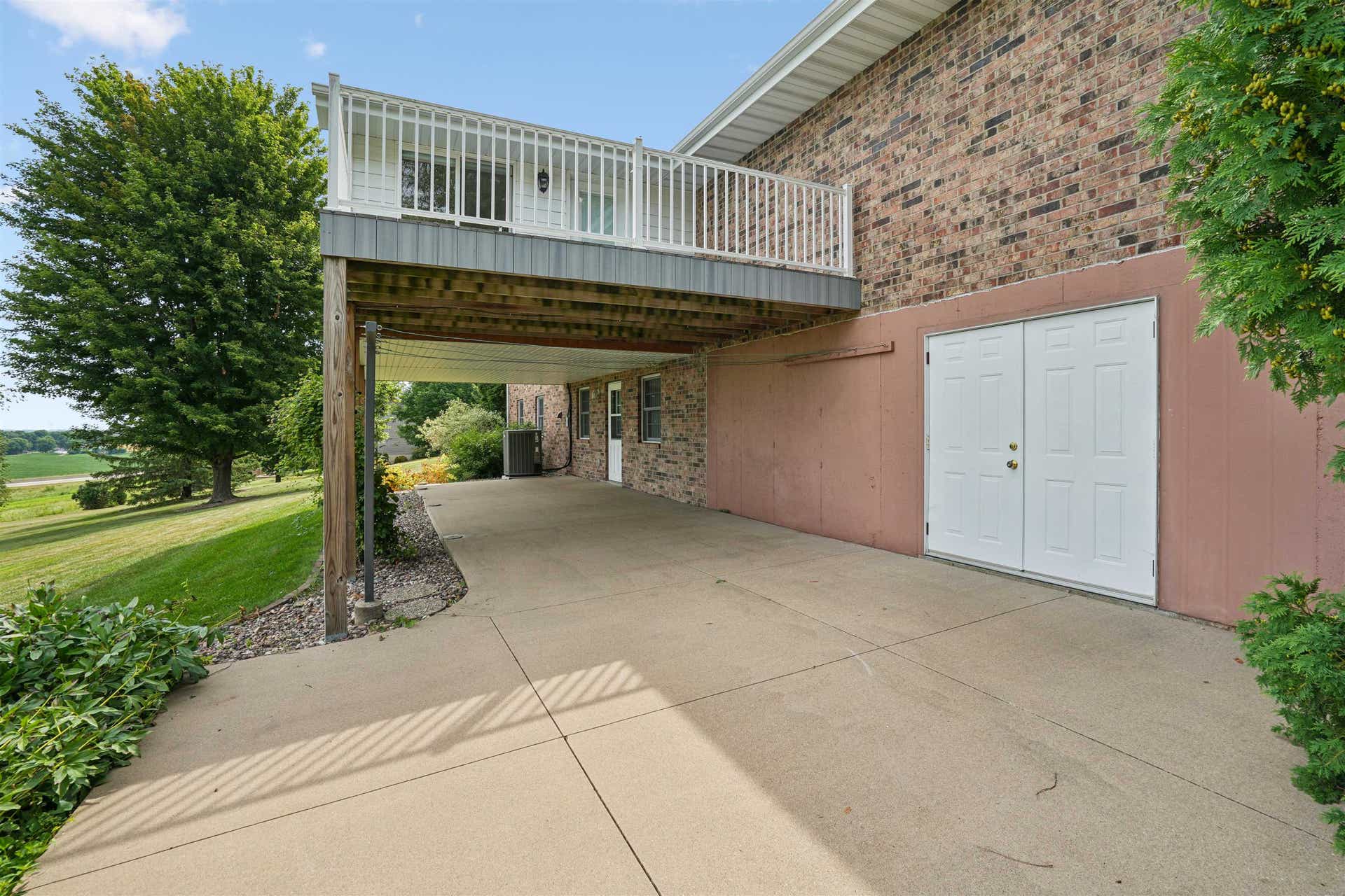 10611 Jordan Lane, Dubuque, IA 52003 10611 Jordan Lane, Dubuque, IA 52003
