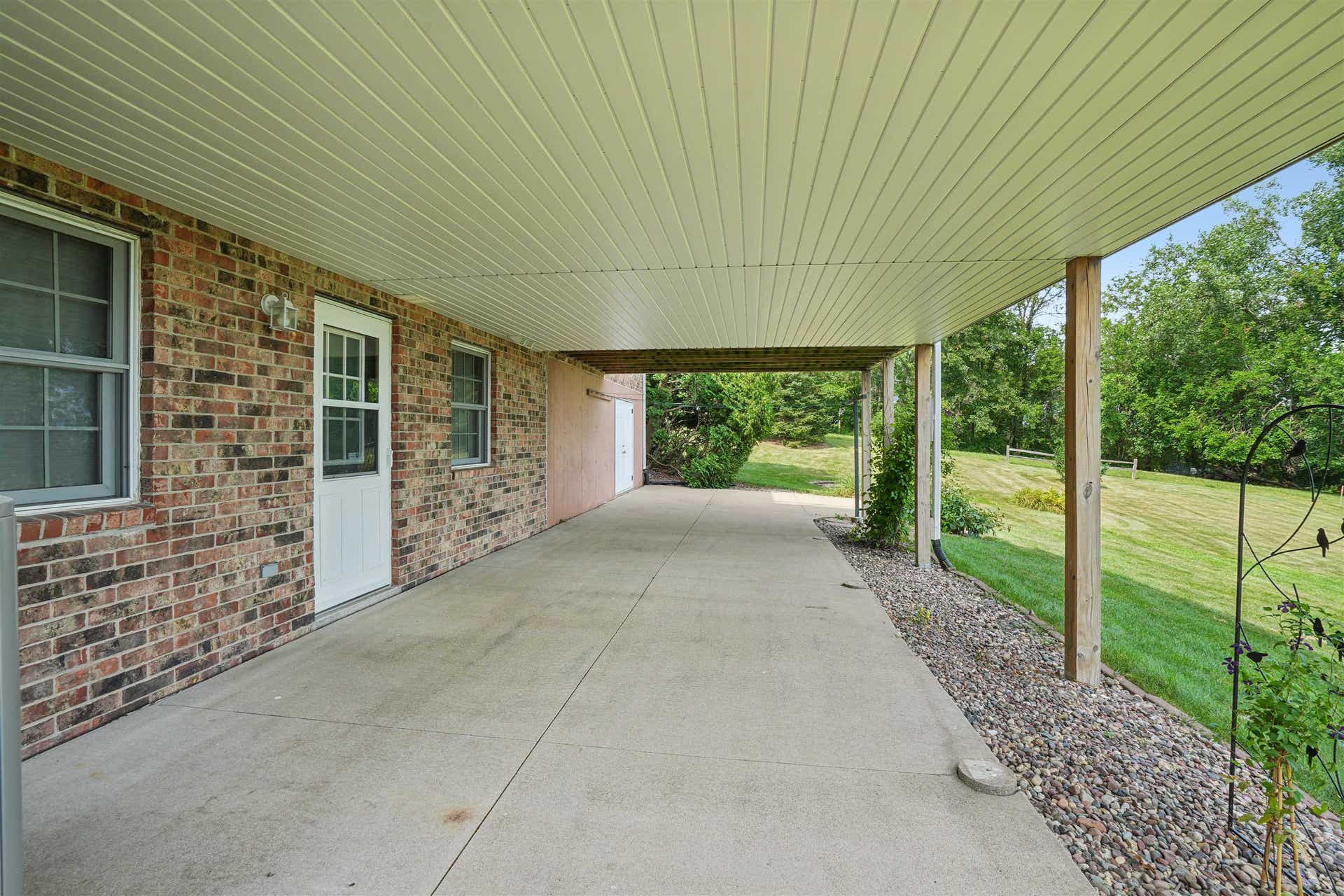 10611 Jordan Lane, Dubuque, IA 52003 10611 Jordan Lane, Dubuque, IA 52003