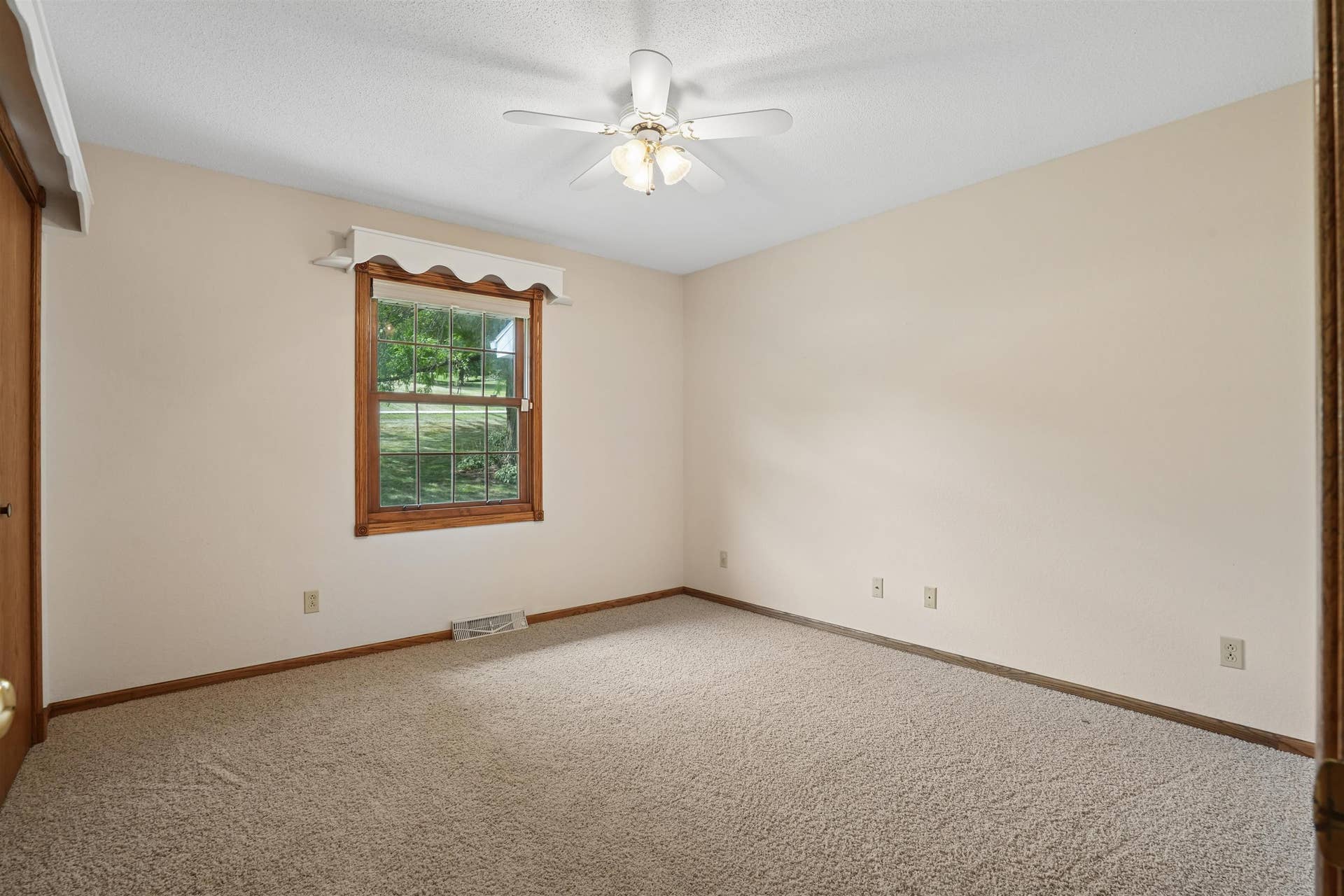 10611 Jordan Lane, Dubuque, IA 52003 10611 Jordan Lane, Dubuque, IA 52003