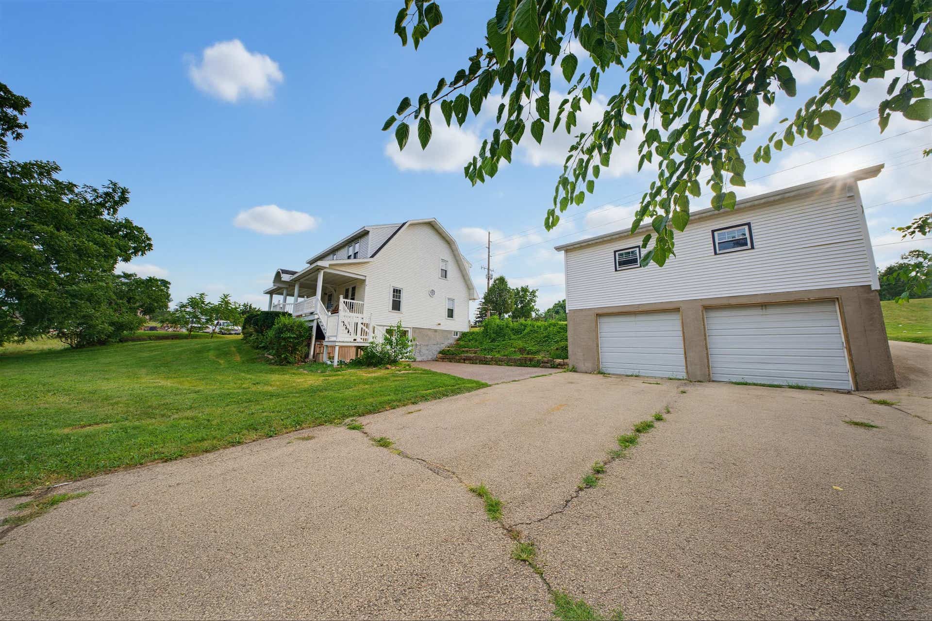17465 Gardners Lane, Dubuque, IA 52001 17465 Gardners Lane, Dubuque, IA 52001