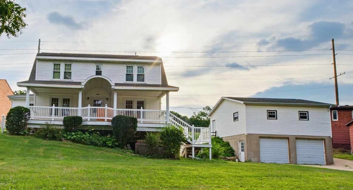 17465 Gardners Lane, Dubuque, IA 52001 17465 Gardners Lane, Dubuque, IA 52001