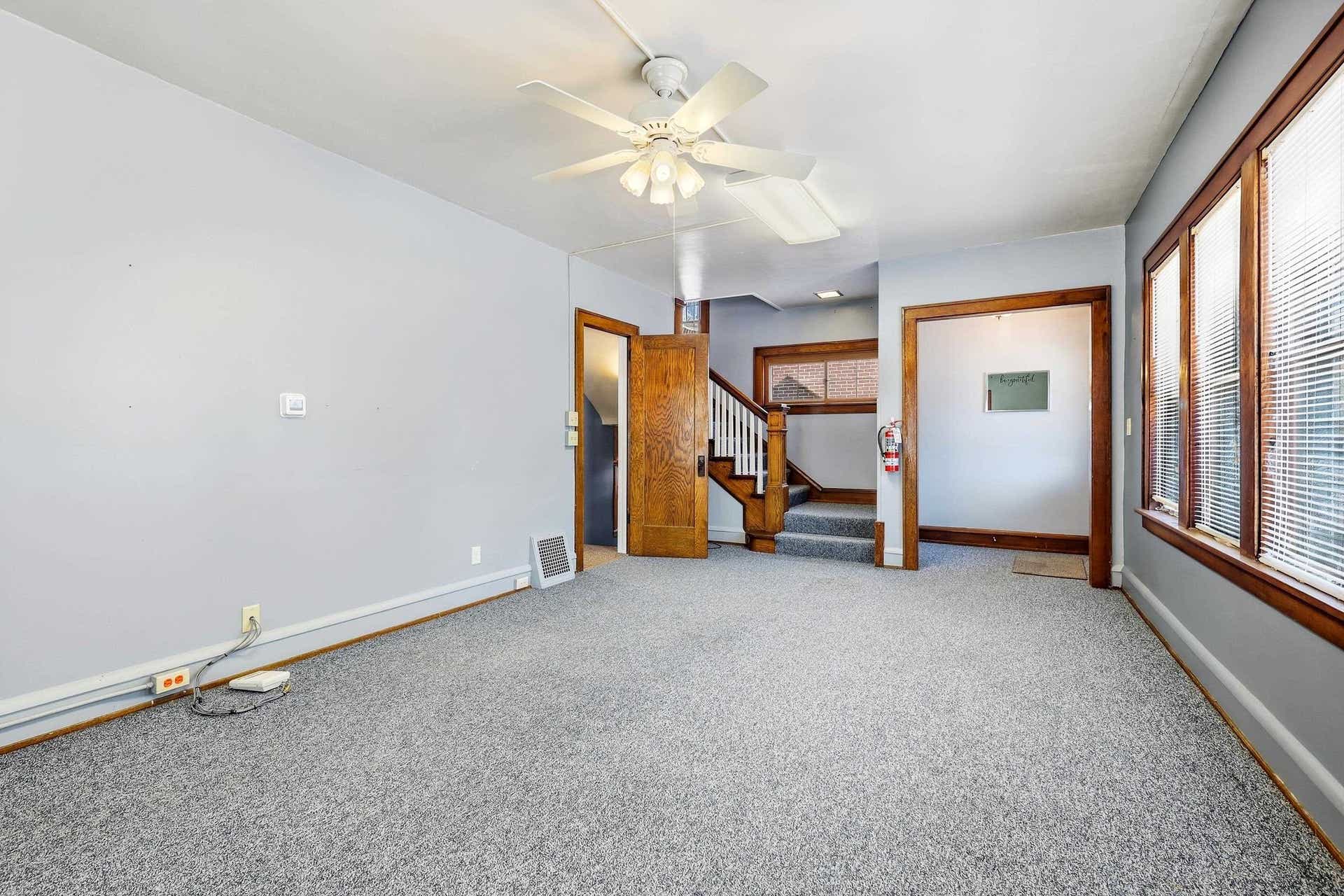 391 W 12 Street, Dubuque, IA 52001 391 W 12 Street, Dubuque, IA 52001
