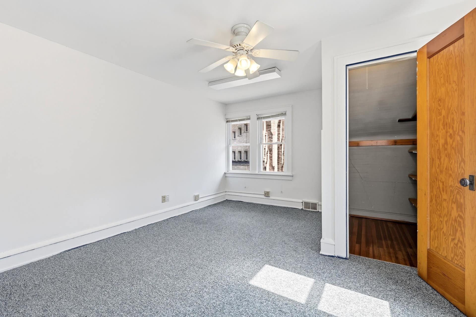 391 W 12 Street, Dubuque, IA 52001 391 W 12 Street, Dubuque, IA 52001