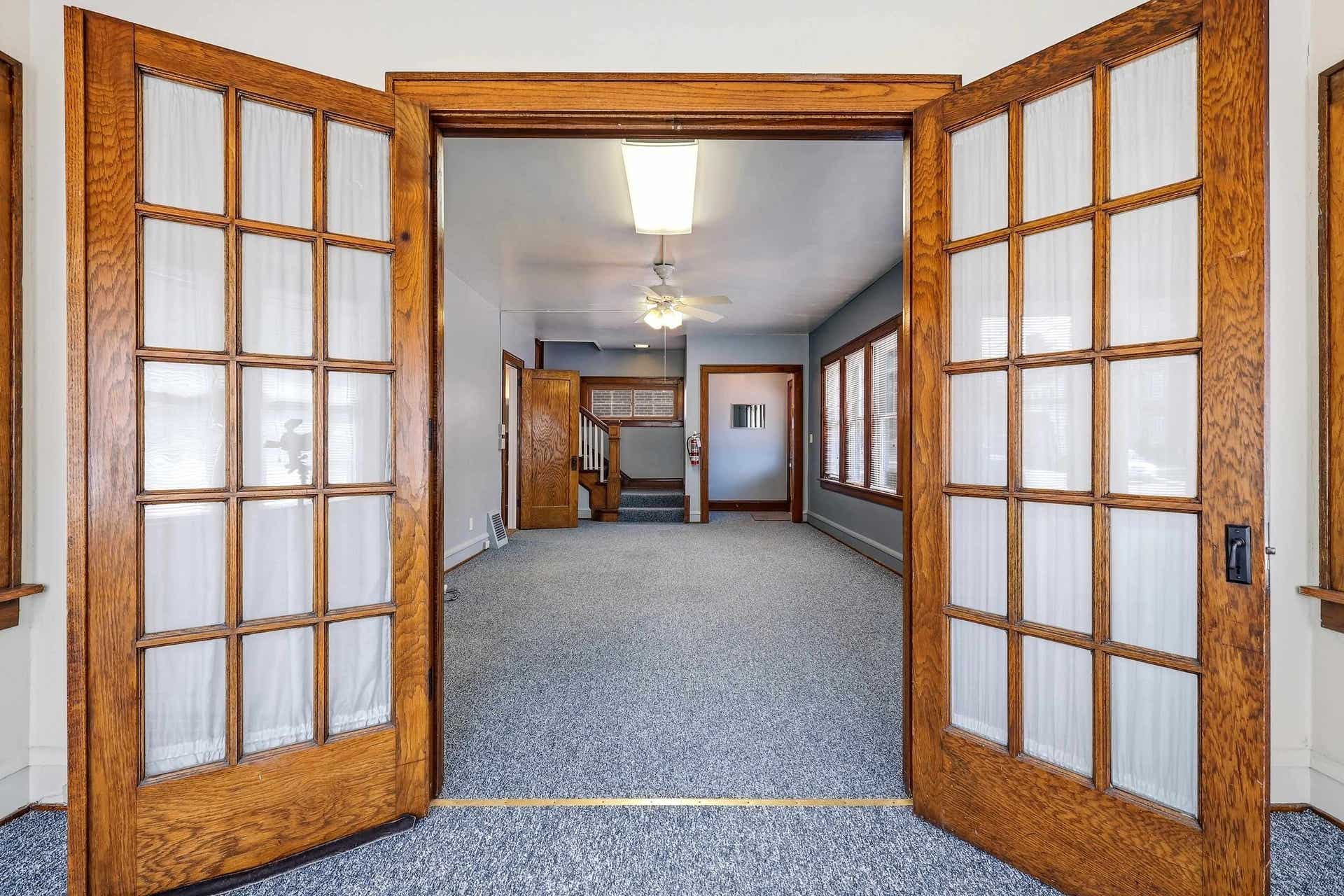 391 W 12 Street, Dubuque, IA 52001 391 W 12 Street, Dubuque, IA 52001