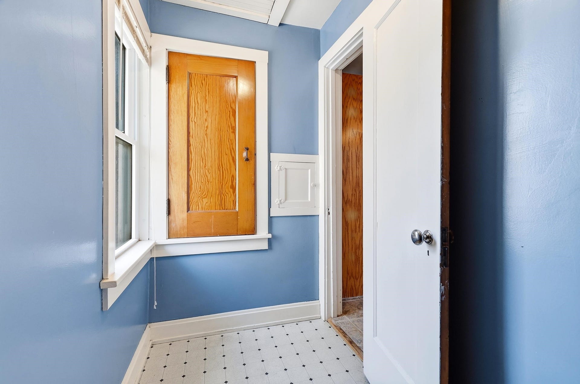 391 W 12 Street, Dubuque, IA 52001 391 W 12 Street, Dubuque, IA 52001