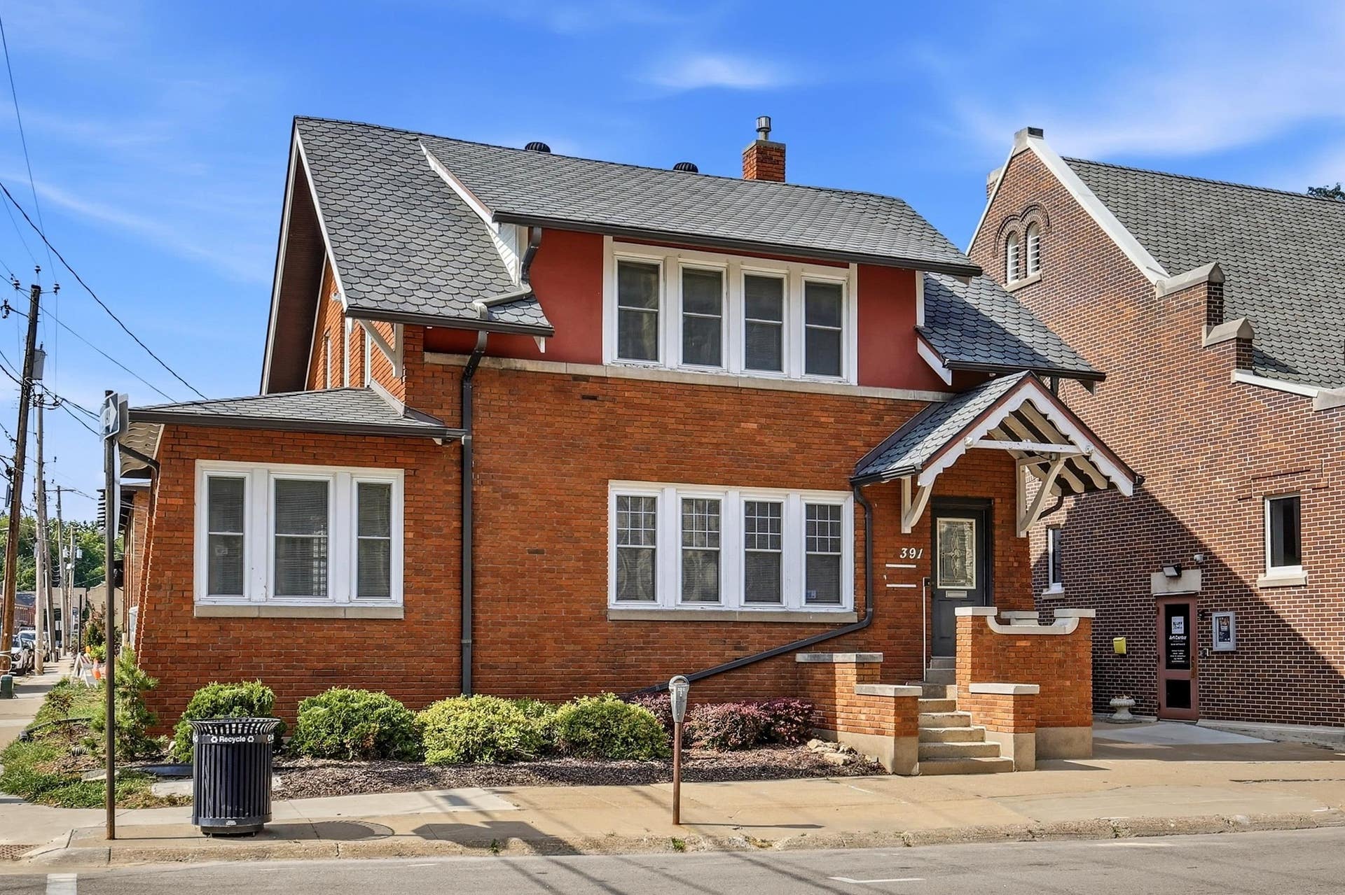 391 W 12 Street, Dubuque, IA 52001 391 W 12 Street, Dubuque, IA 52001