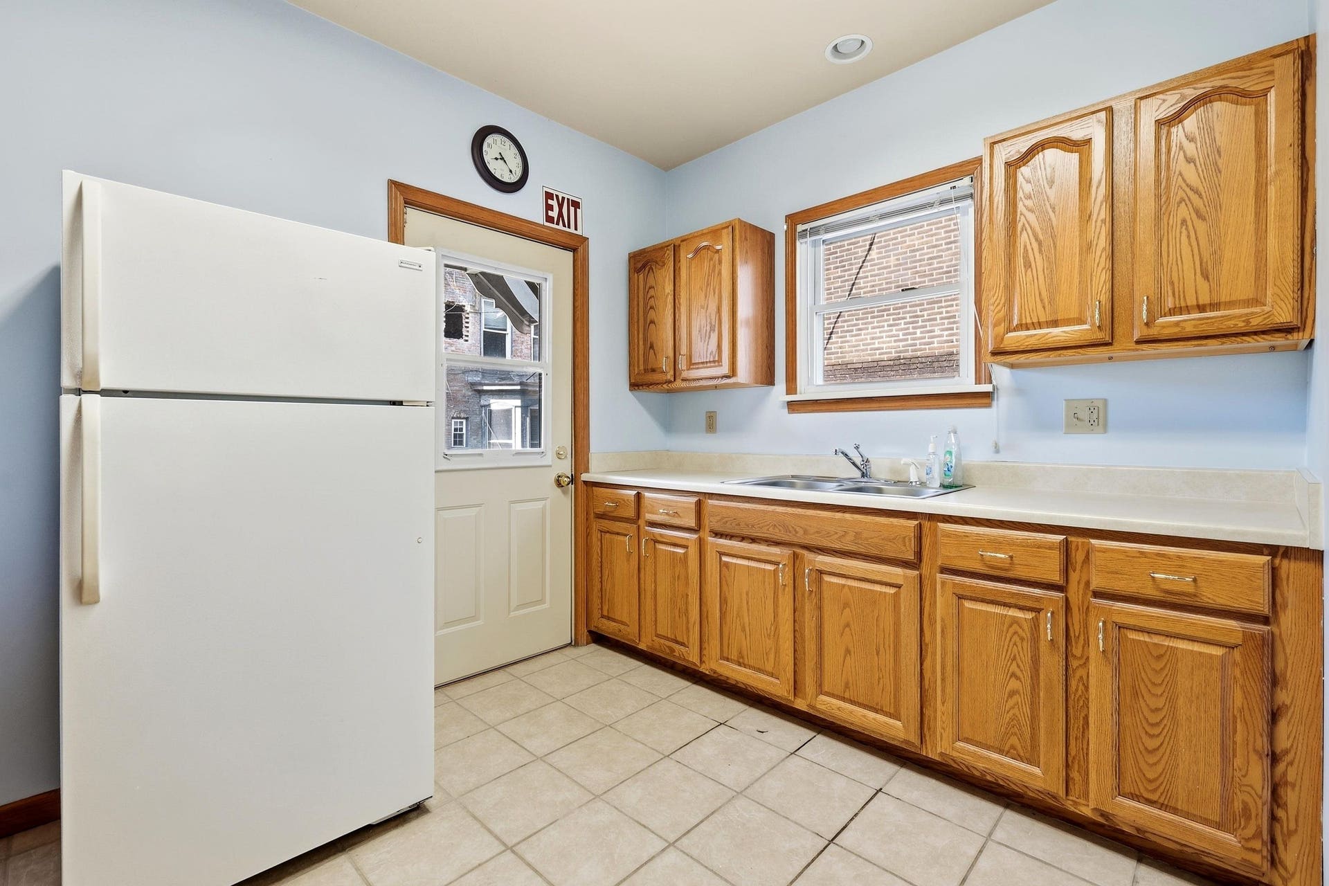 391 W 12 Street, Dubuque, IA 52001 391 W 12 Street, Dubuque, IA 52001