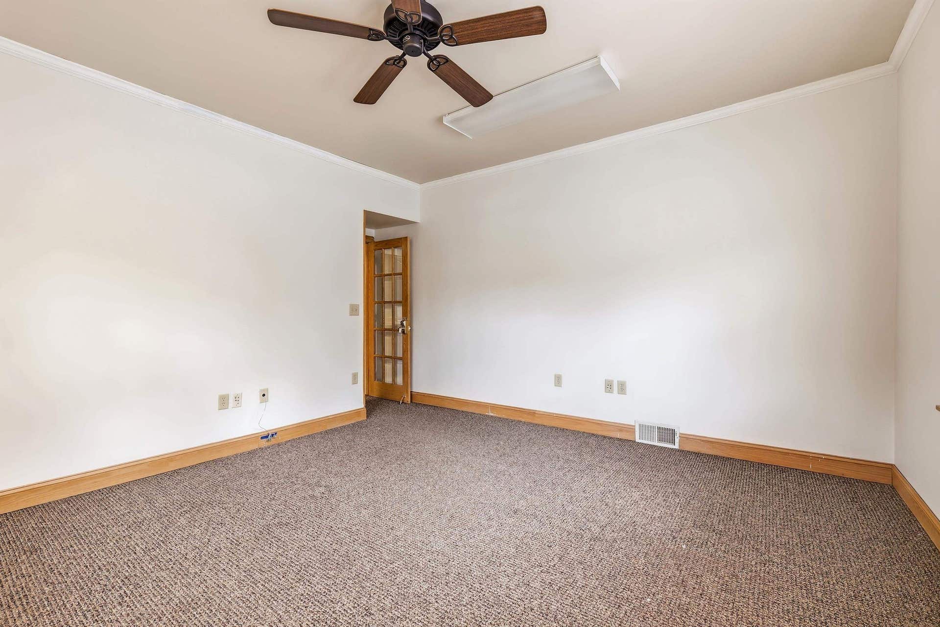 391 W 12 Street, Dubuque, IA 52001 391 W 12 Street, Dubuque, IA 52001