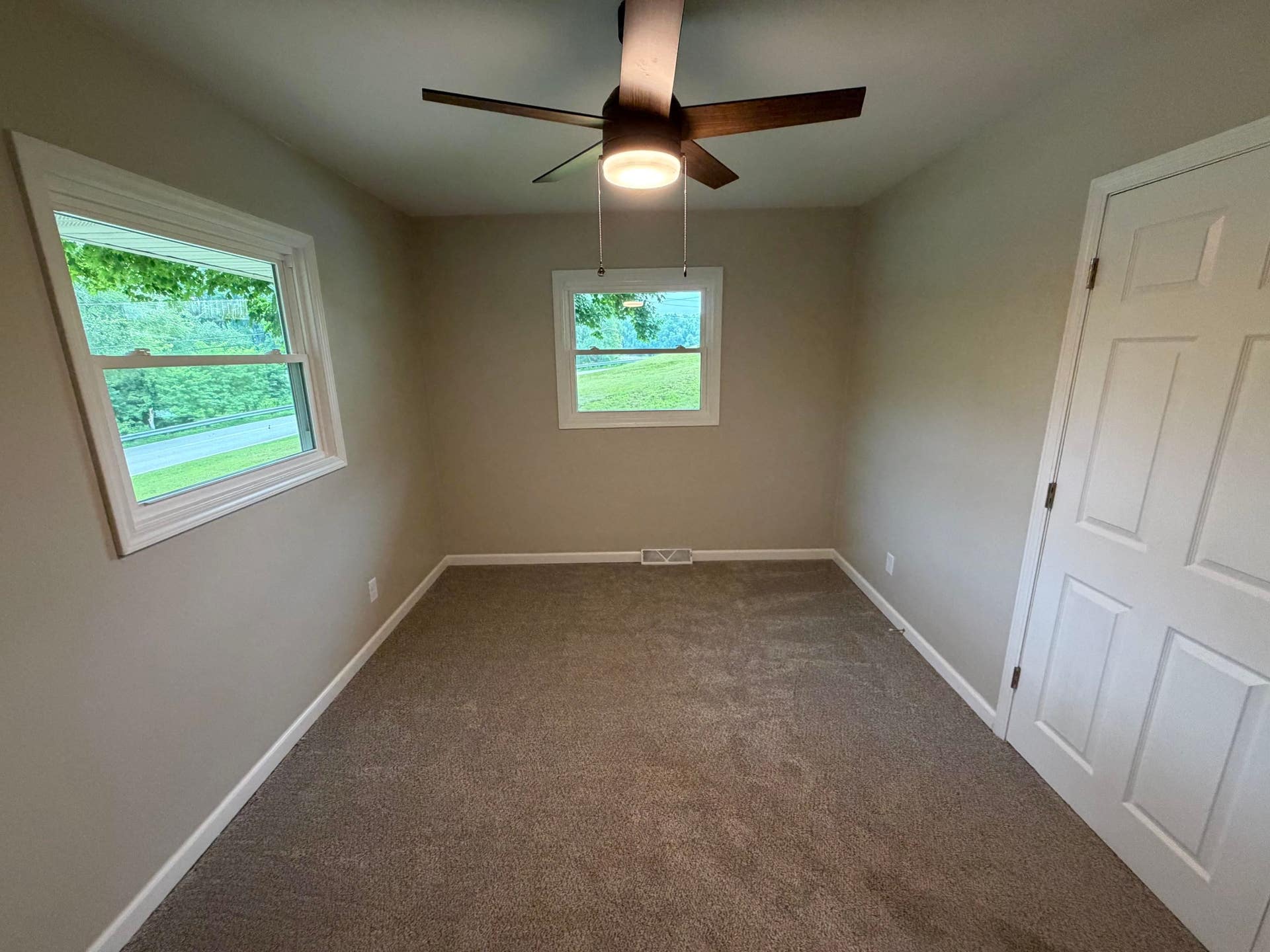 1070 Roosevelt Street, Dubuque, IA 52001 1070 Roosevelt Street, Dubuque, IA 52001