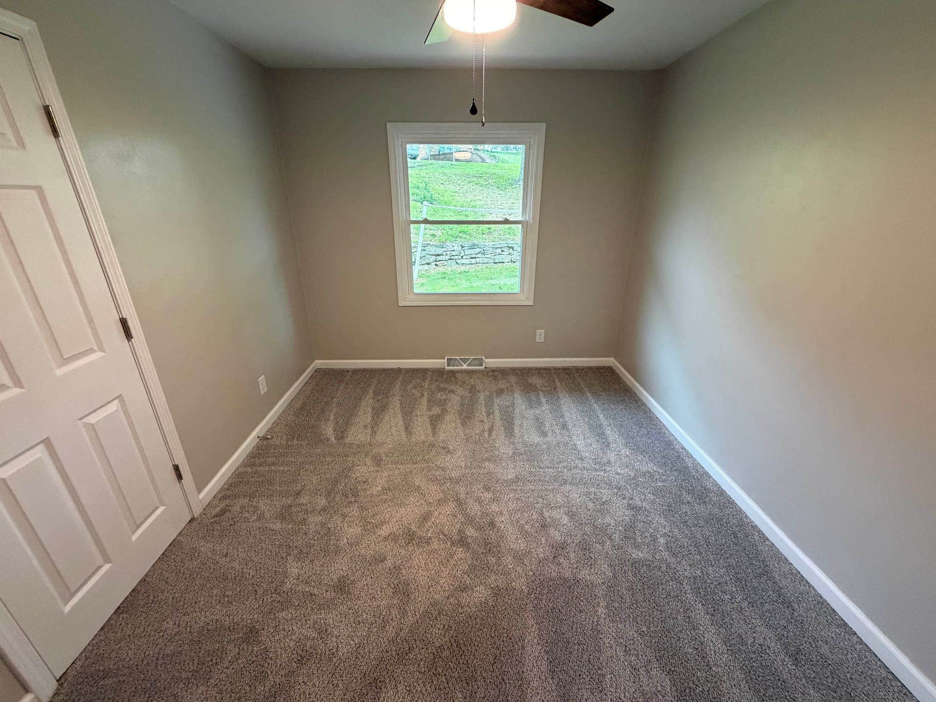 1070 Roosevelt Street, Dubuque, IA 52001 1070 Roosevelt Street, Dubuque, IA 52001