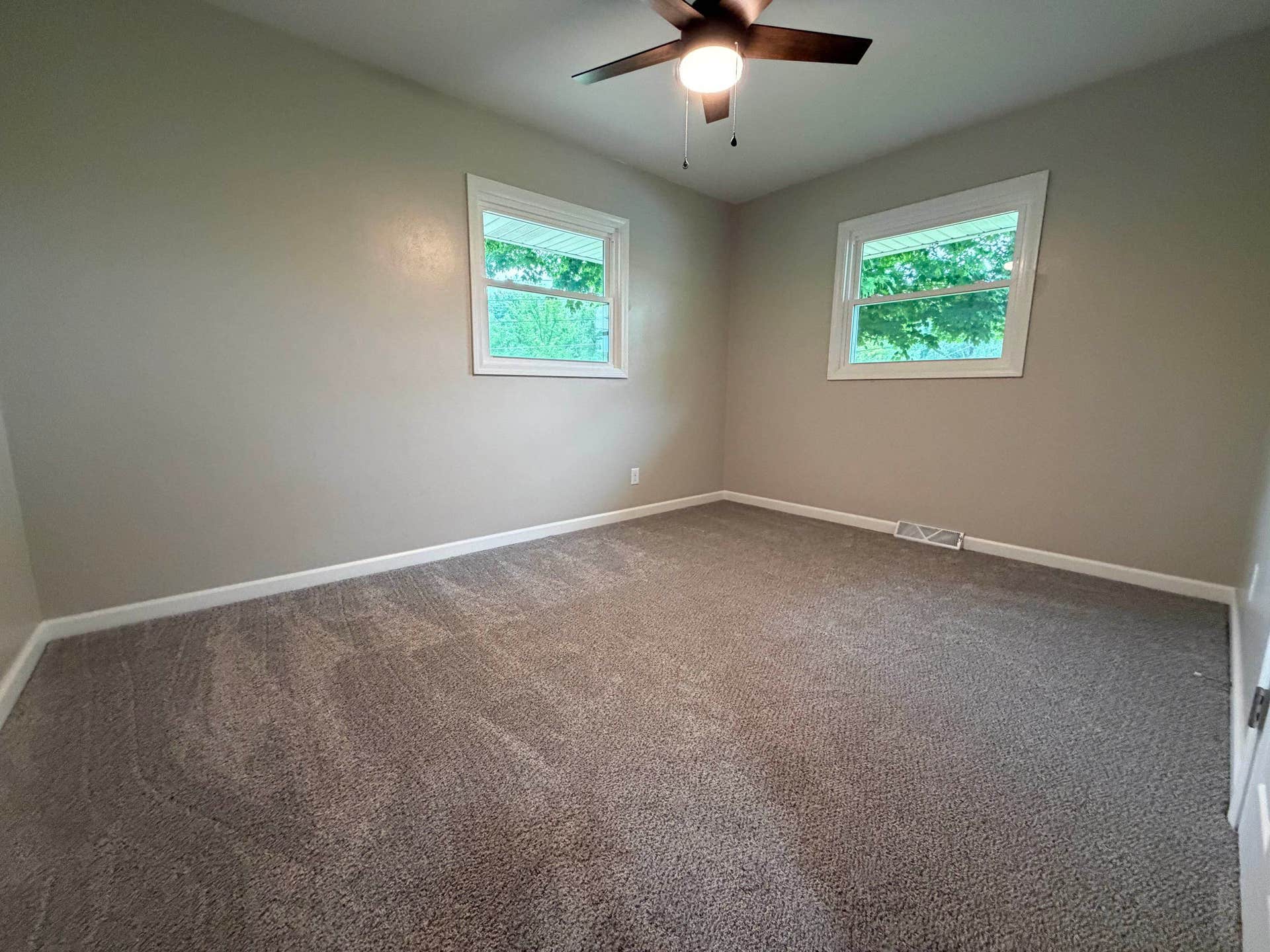 1070 Roosevelt Street, Dubuque, IA 52001 1070 Roosevelt Street, Dubuque, IA 52001