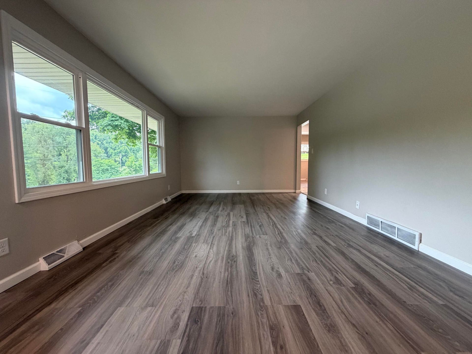 1070 Roosevelt Street, Dubuque, IA 52001 1070 Roosevelt Street, Dubuque, IA 52001