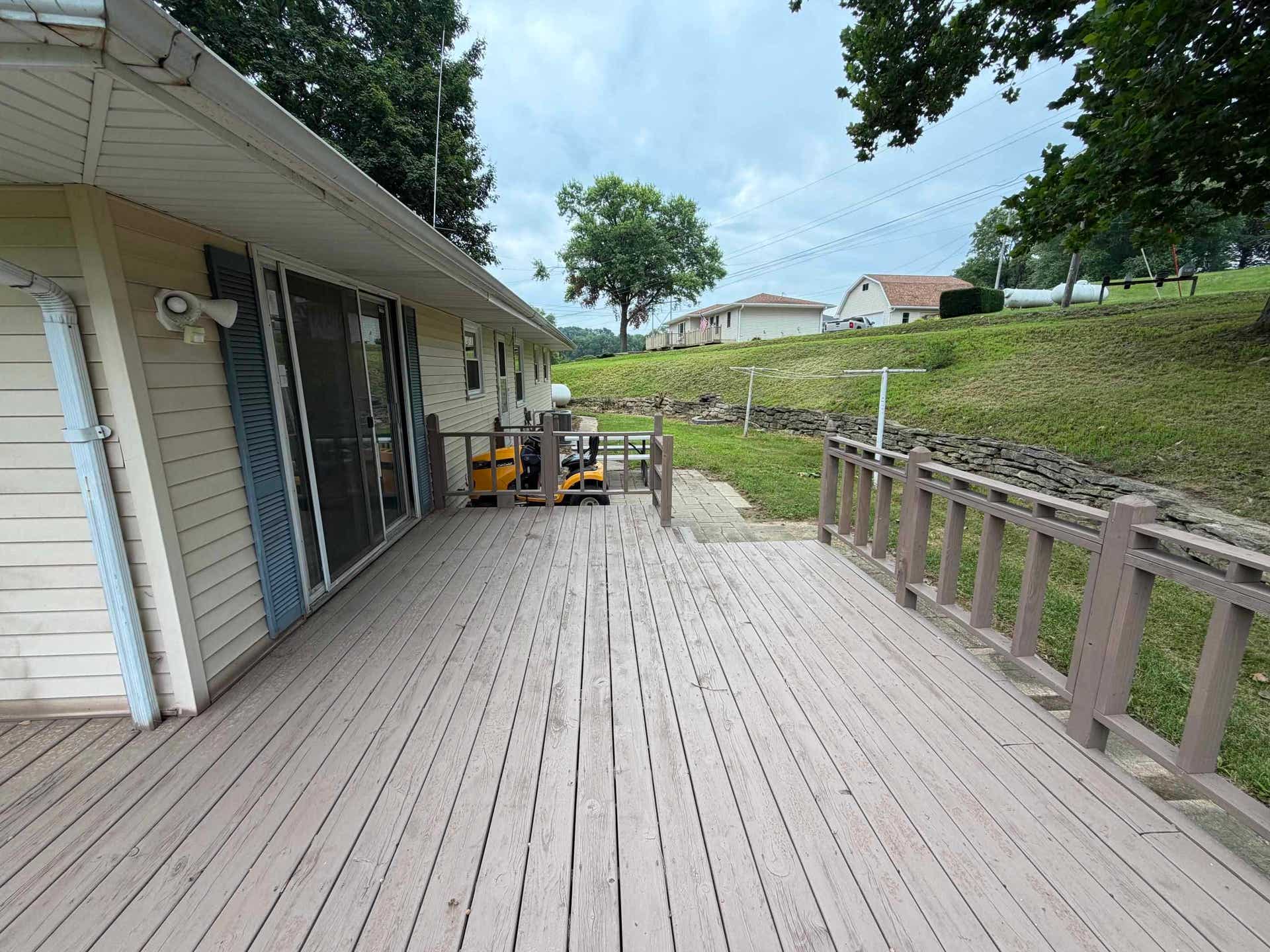 1070 Roosevelt Street, Dubuque, IA 52001 1070 Roosevelt Street, Dubuque, IA 52001