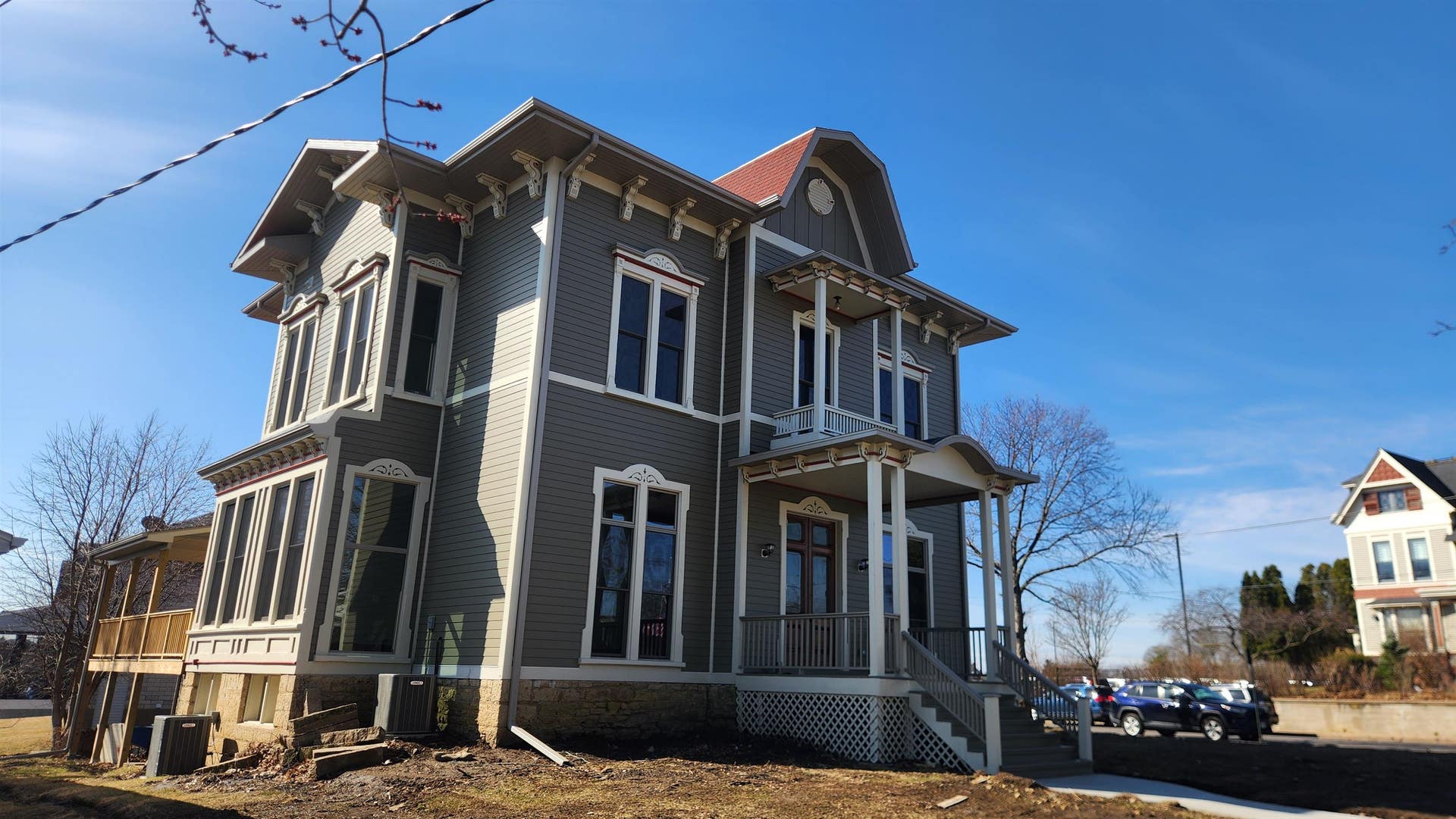 890 W 3rd Street, Dubuque, IA 52001 890 W 3rd Street, Dubuque, IA 52001