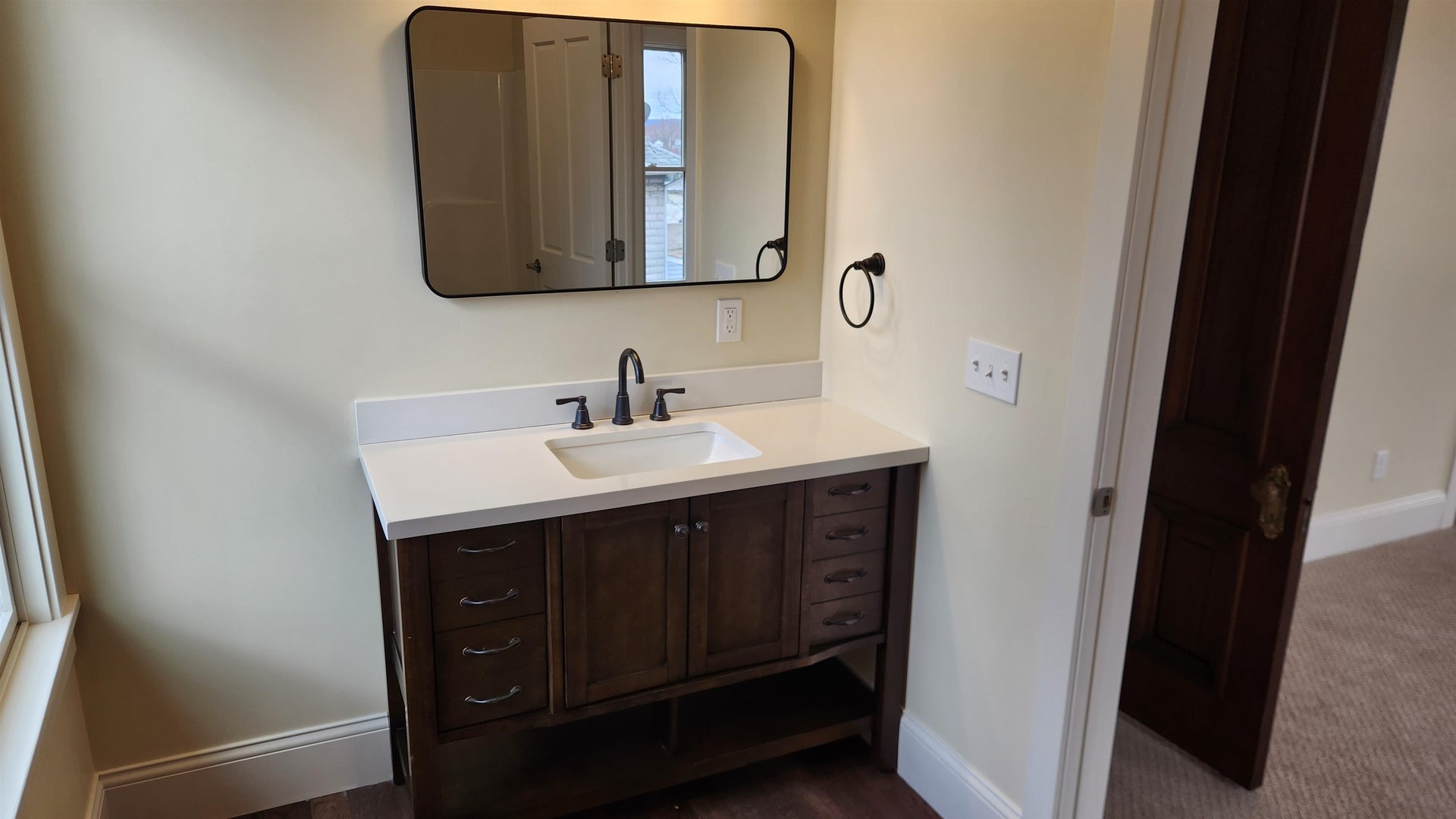 890 W 3rd Street, Dubuque, IA 52001 890 W 3rd Street, Dubuque, IA 52001