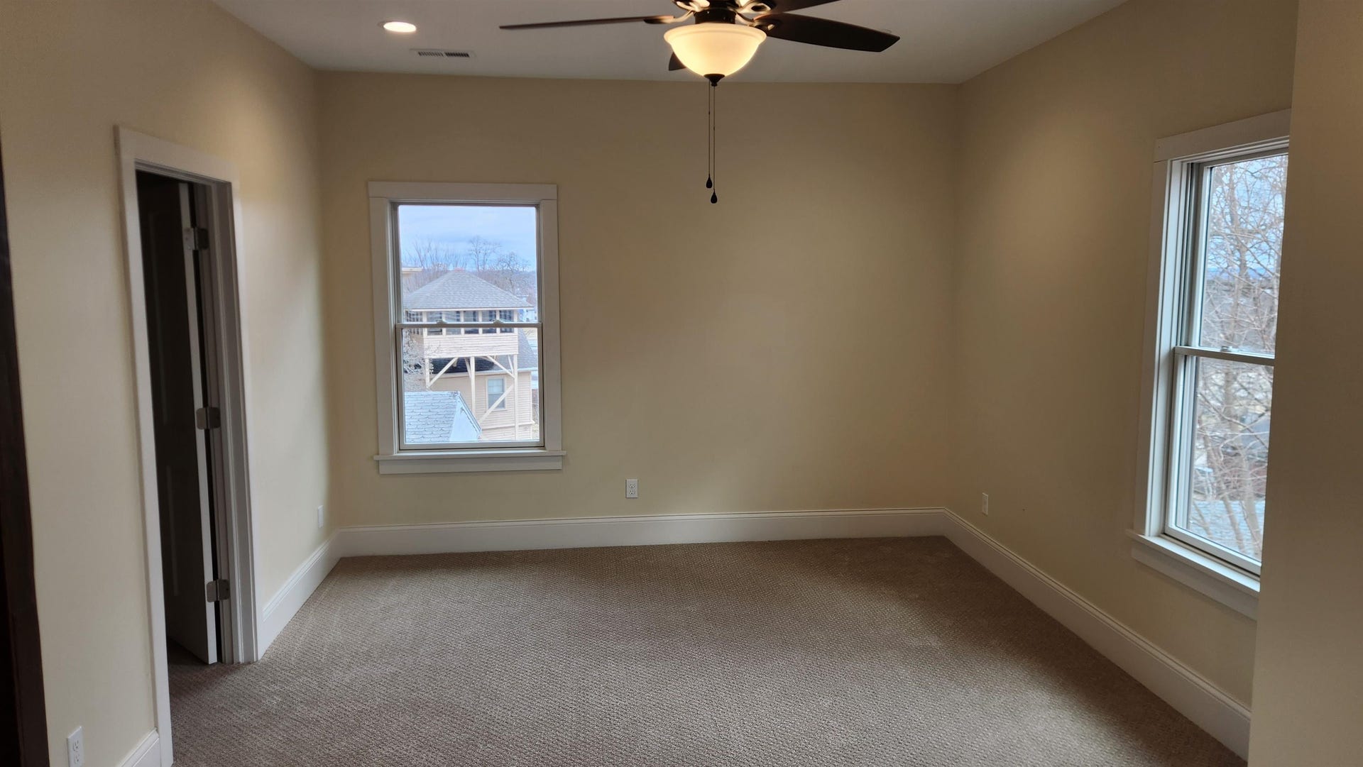 890 W 3rd Street, Dubuque, IA 52001 890 W 3rd Street, Dubuque, IA 52001